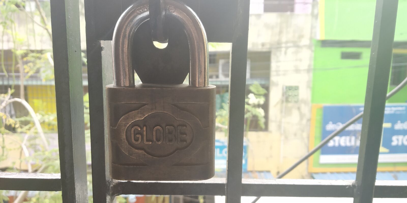 Xiaomi Redmi Note 5 Pro sample photo. Lock, globe lock, pootu photography