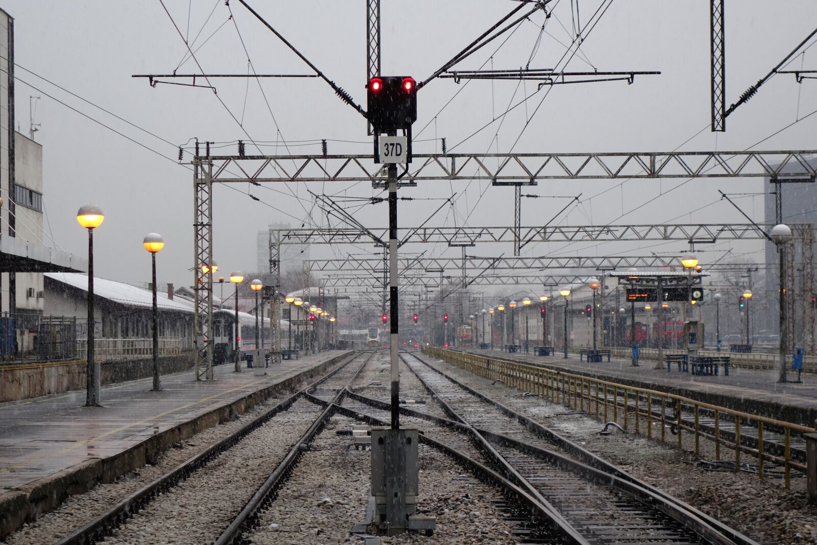 Sony Cyber-shot DSC-RX100 II sample photo. Semaphore, railway, snowy photography