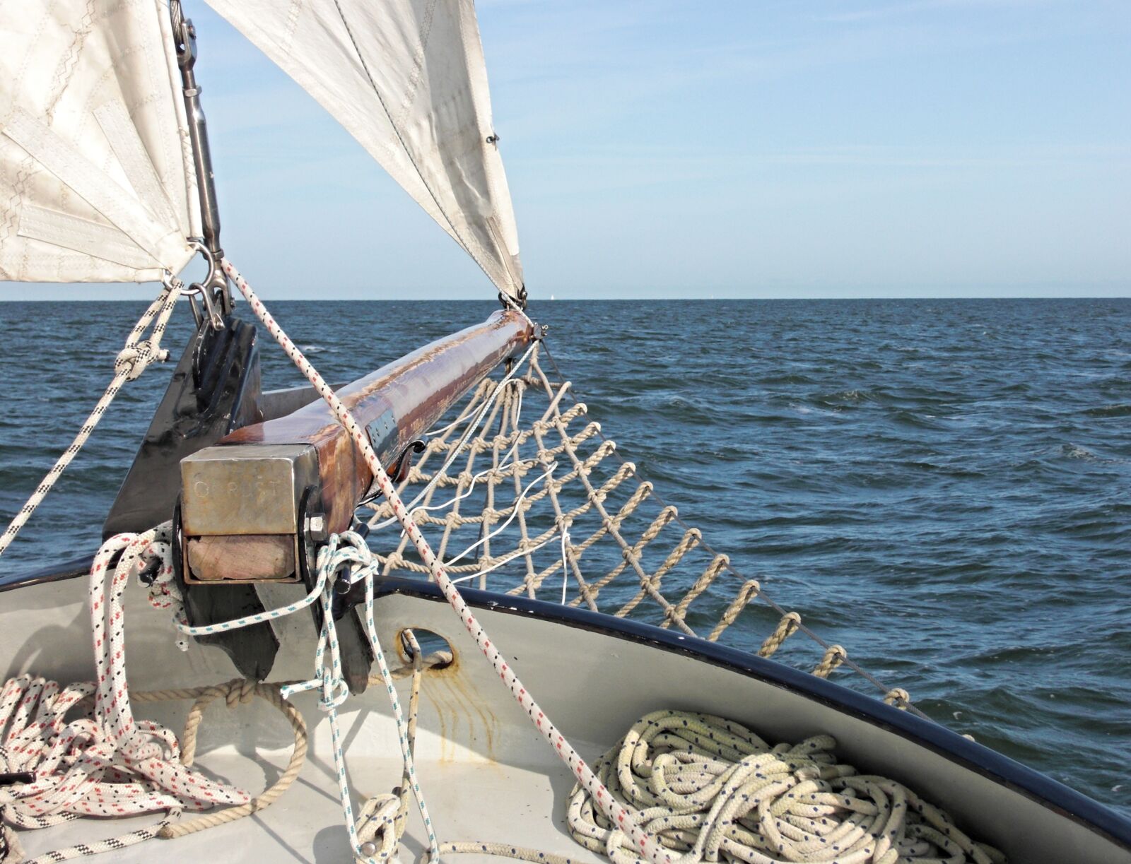 CASIO EX-Z100 sample photo. Sailing vessel, jib boom photography