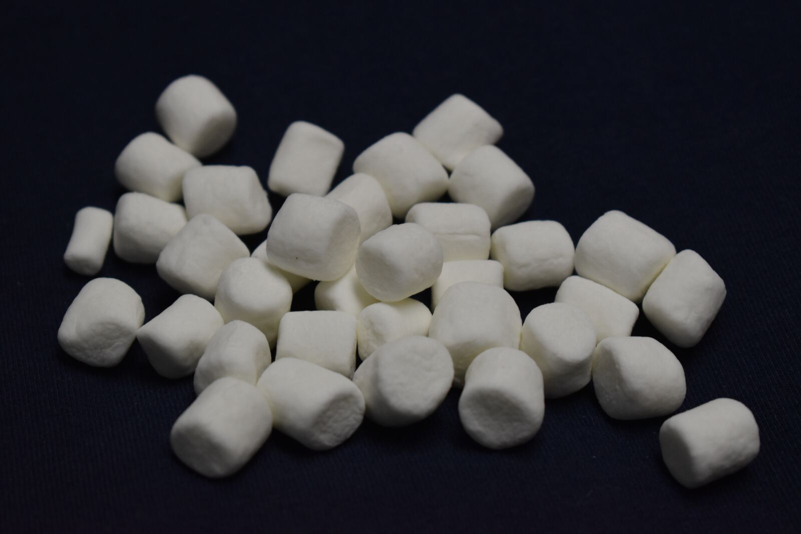 Nikon D3500 sample photo. Marshmallows, fluffy, blue photography