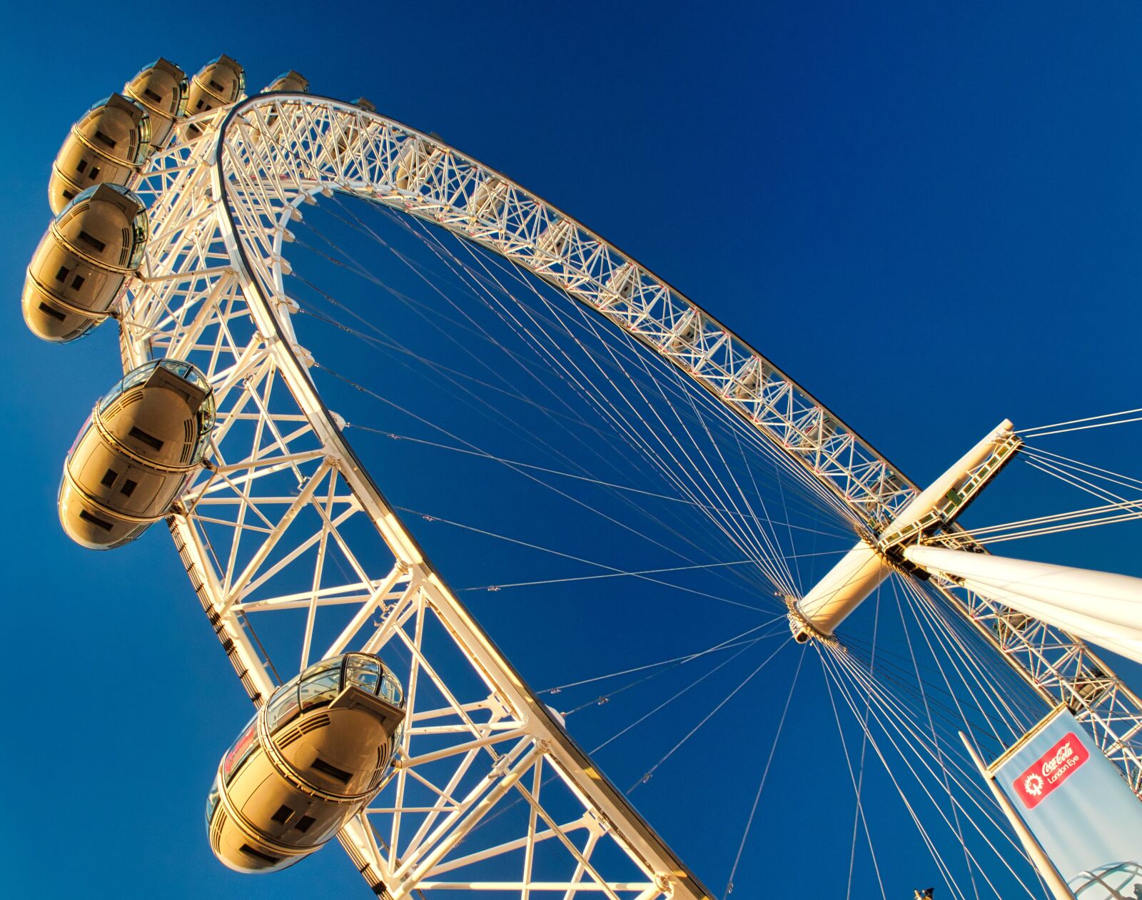 Olympus OM-D E-M10 III sample photo. London, eye, ferris wheel photography