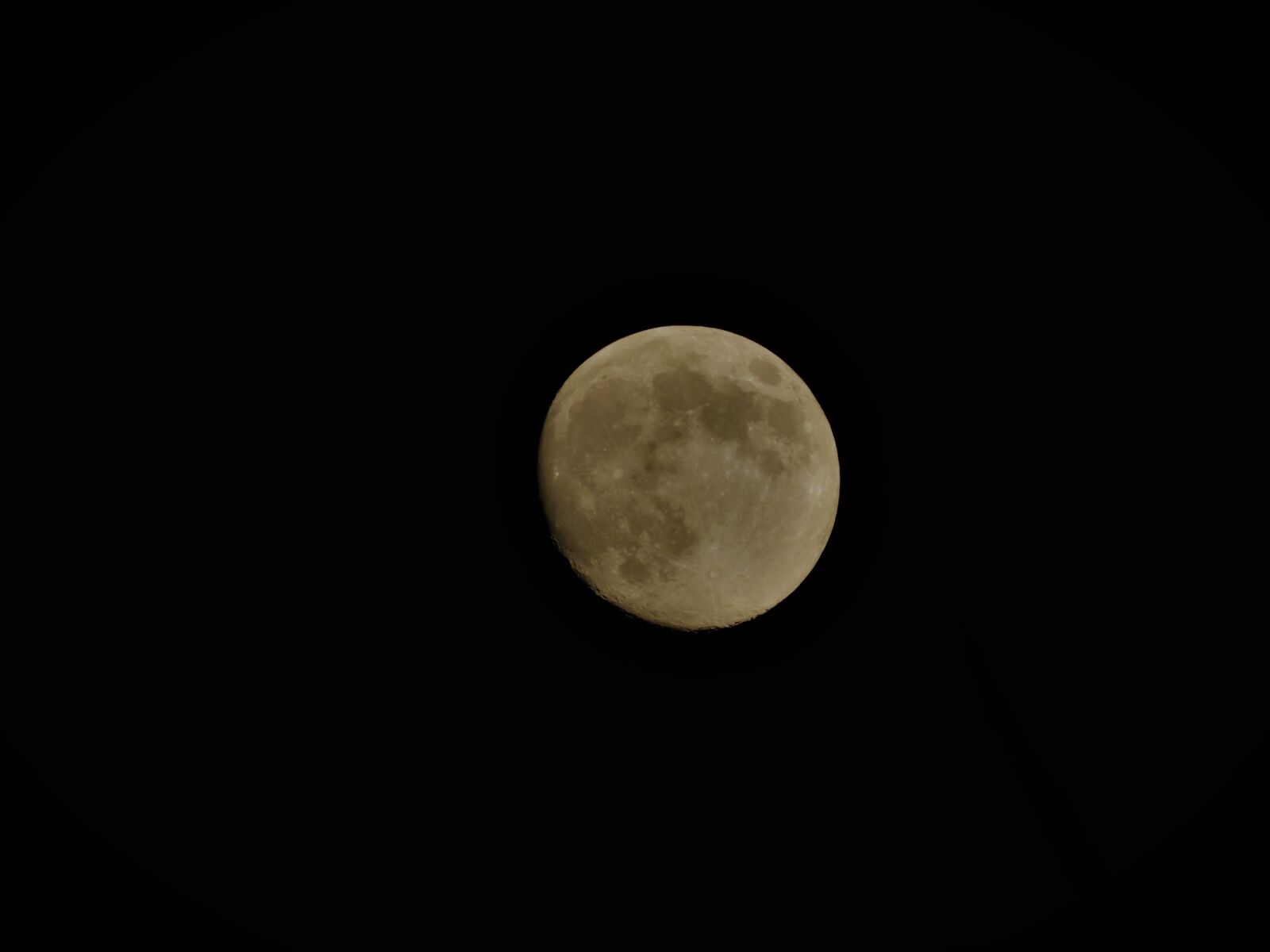 Nikon Coolpix P520 sample photo. Yellow moon, up to photography