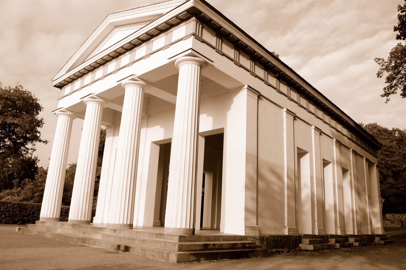 Nikon D40 sample photo. Architecture, pillar, building photography