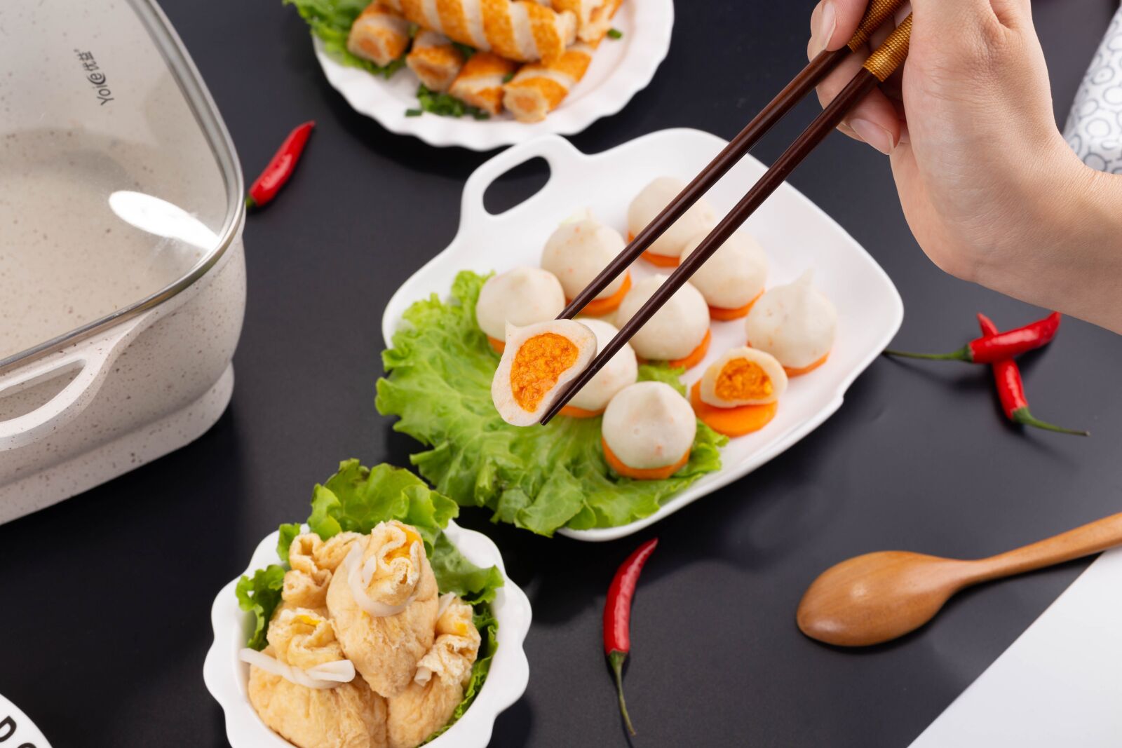 Canon EOS 6D + Canon EF 50mm F1.4 USM sample photo. Chafing dish, sale, omelet photography