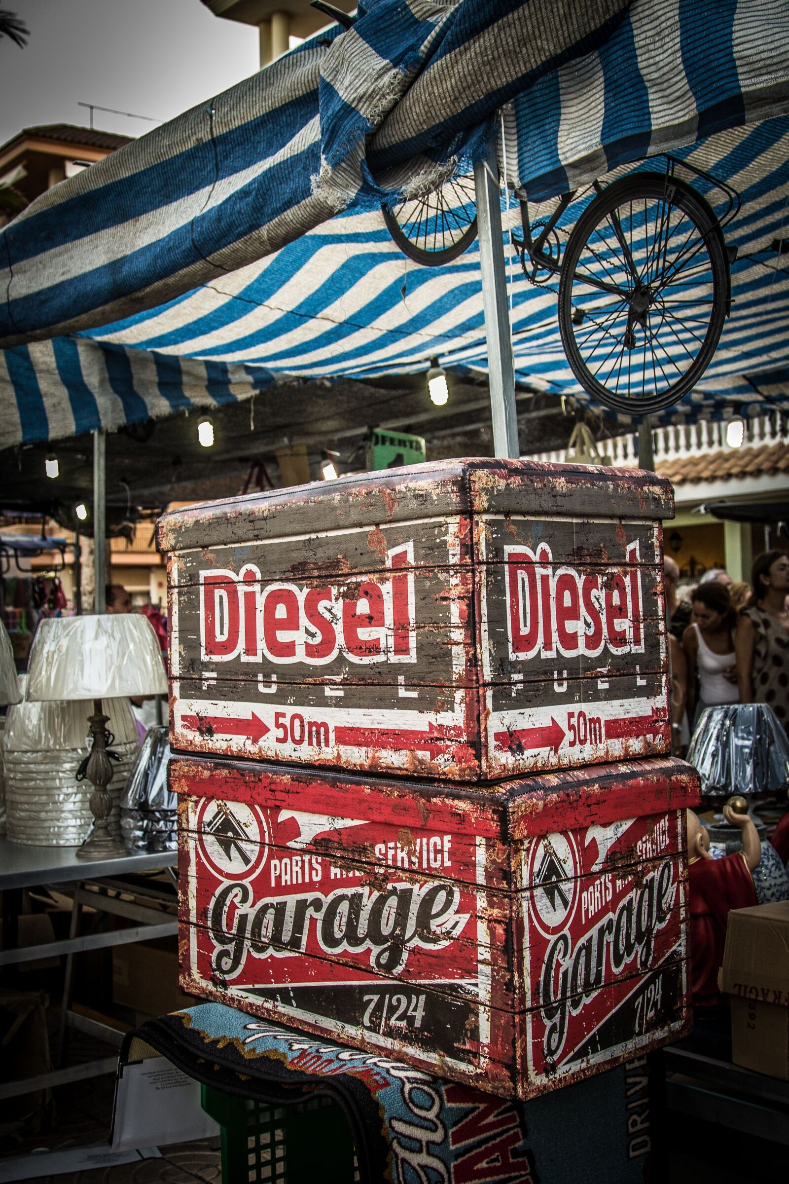 Canon EOS 60D + Canon EF 24-105mm F4L IS USM sample photo. Market, travel, street photography