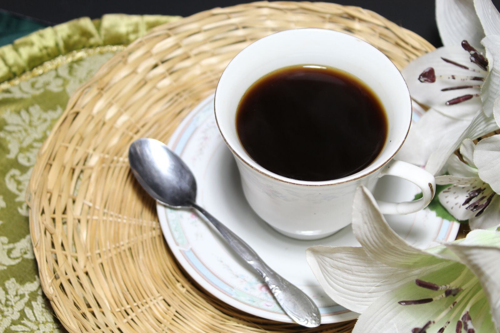 Canon EOS 1200D (EOS Rebel T5 / EOS Kiss X70 / EOS Hi) sample photo. Coffee, elegant, coffee hour photography