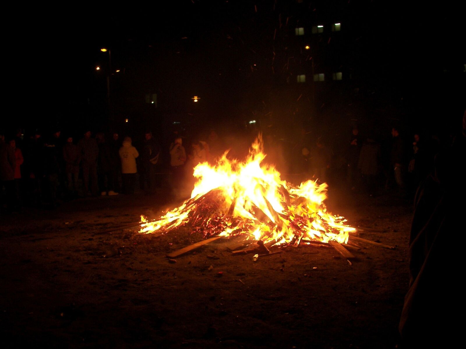 Kodak P850 ZOOM DIGITAL CAMERA sample photo. Fire, new year's eve photography