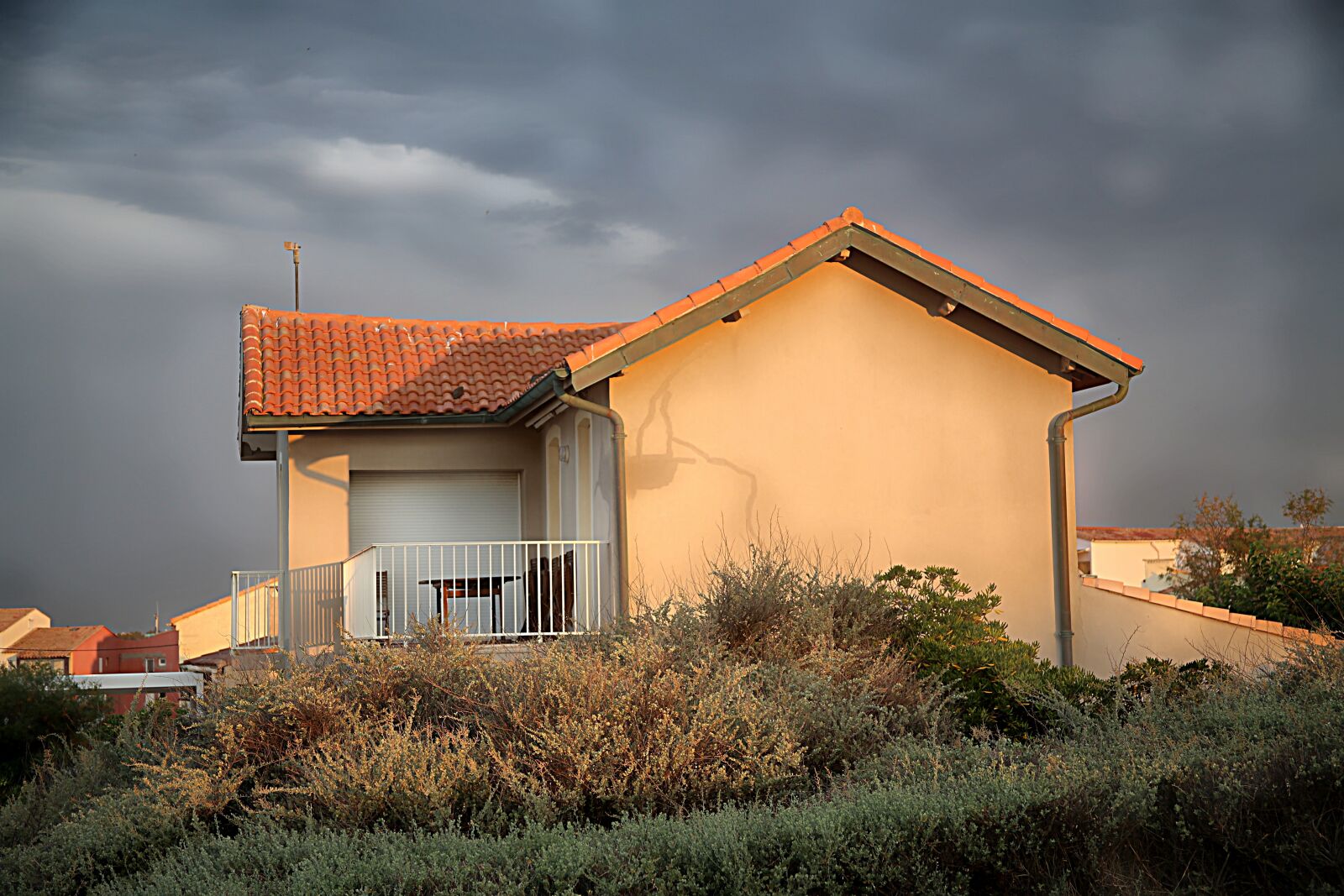 Canon EOS 5D Mark III sample photo. House, sunrise, morning photography