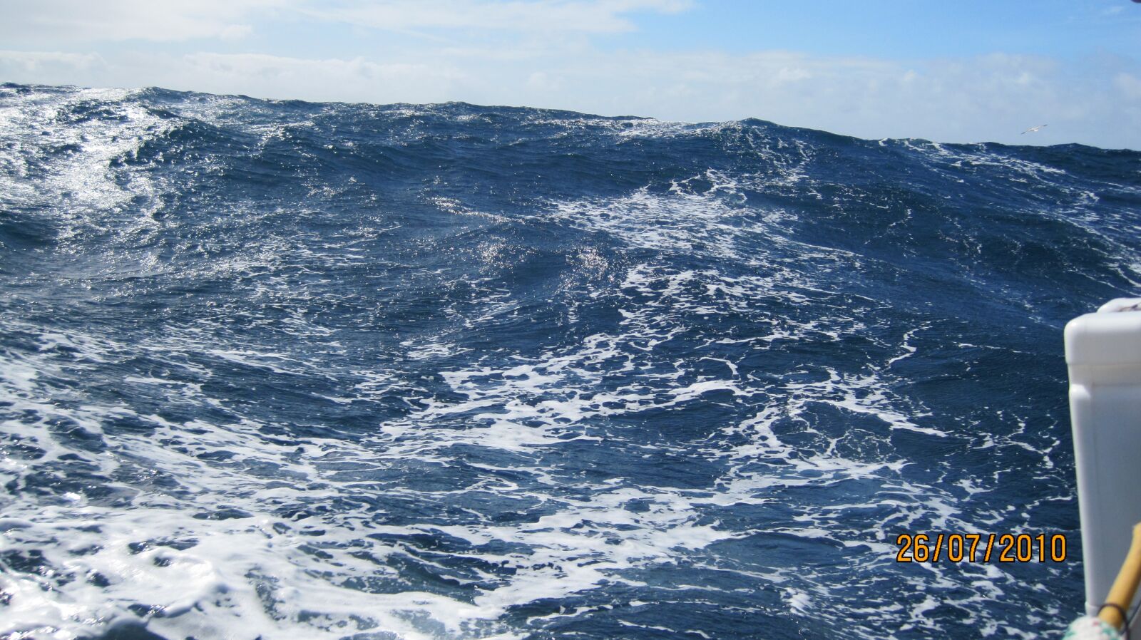 Canon PowerShot SD1200 IS (Digital IXUS 95 IS / IXY Digital 110 IS) sample photo. Ocean, waves, foam photography
