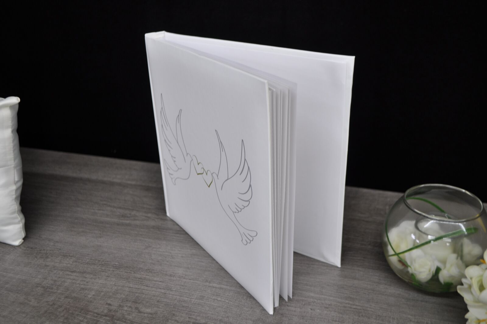 Nikon D5000 sample photo. Wedding, decoration, dove photography