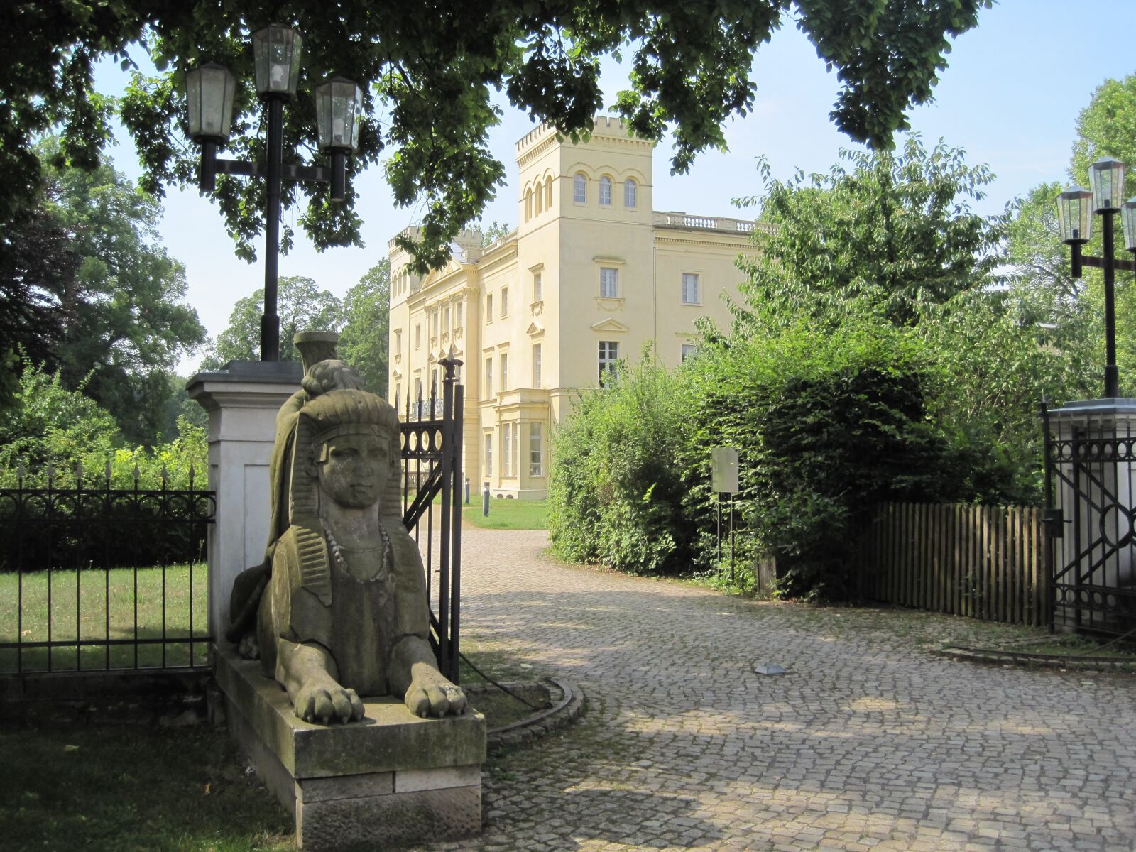 Canon PowerShot SD1200 IS (Digital IXUS 95 IS / IXY Digital 110 IS) sample photo. Schlo steinh fel, castle photography