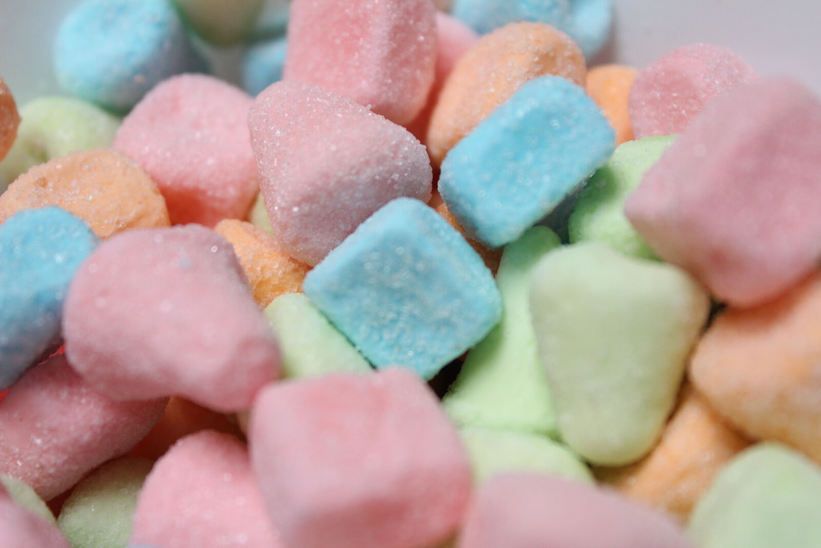Canon EOS 1200D (EOS Rebel T5 / EOS Kiss X70 / EOS Hi) sample photo. Candy, sweet, gummy photography