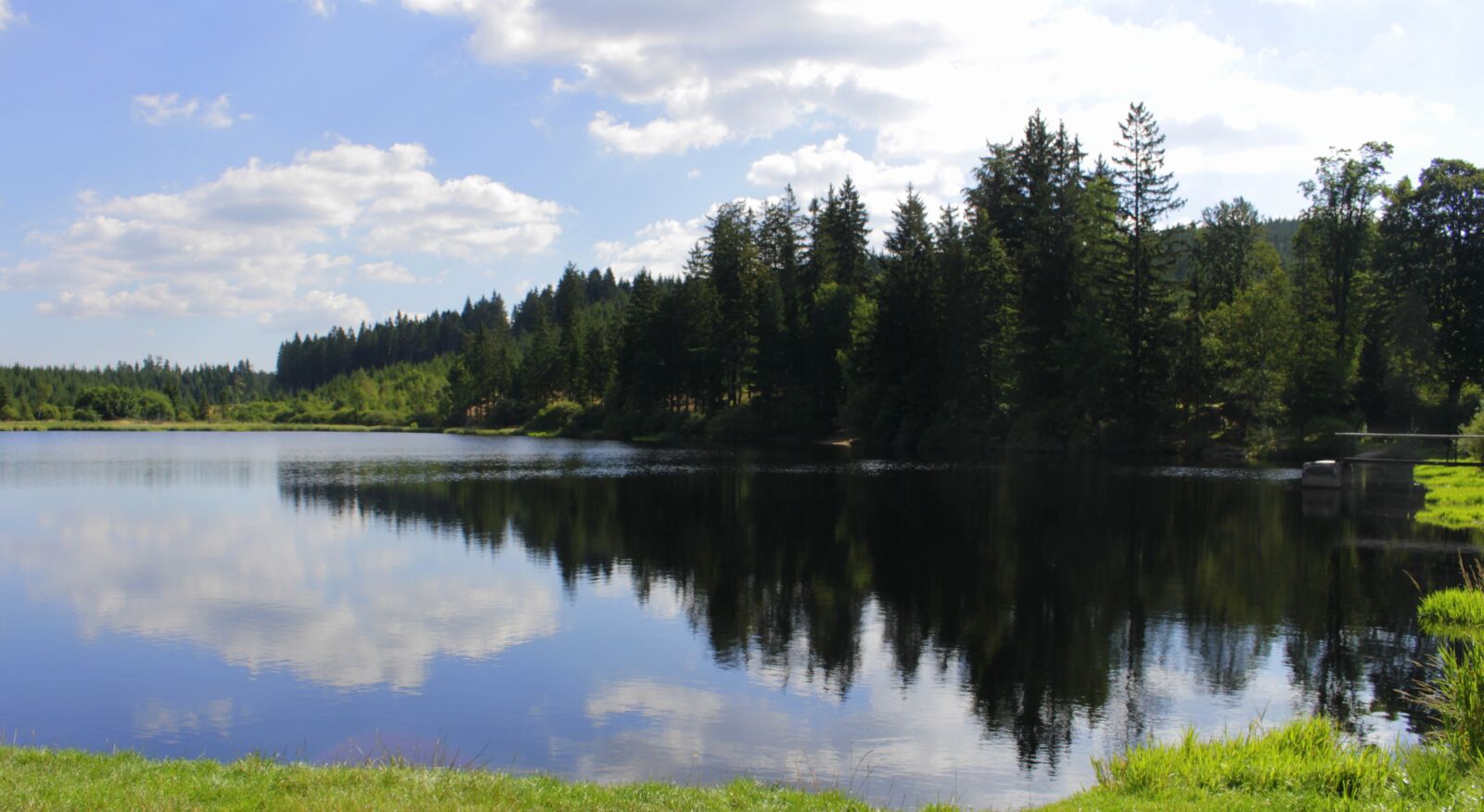 Canon EOS 100D (EOS Rebel SL1 / EOS Kiss X7) sample photo. Clouds, lake, trees photography