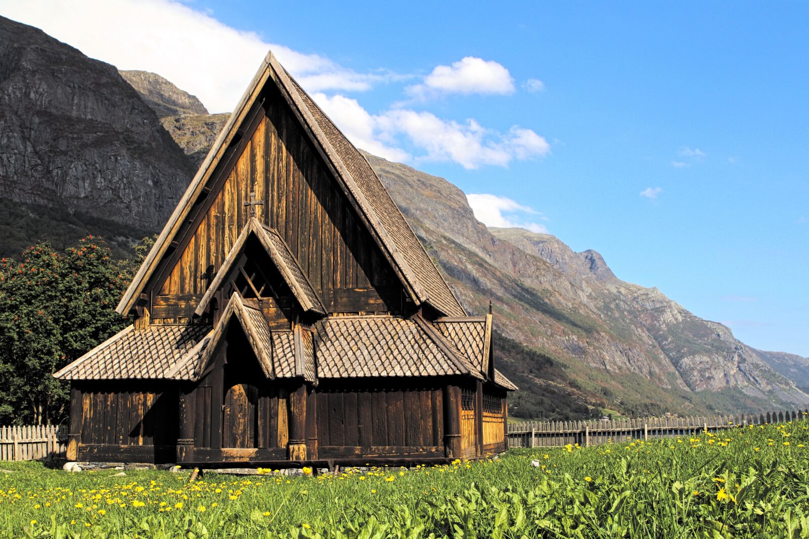Canon EOS 80D sample photo. Alm, church, stave church photography