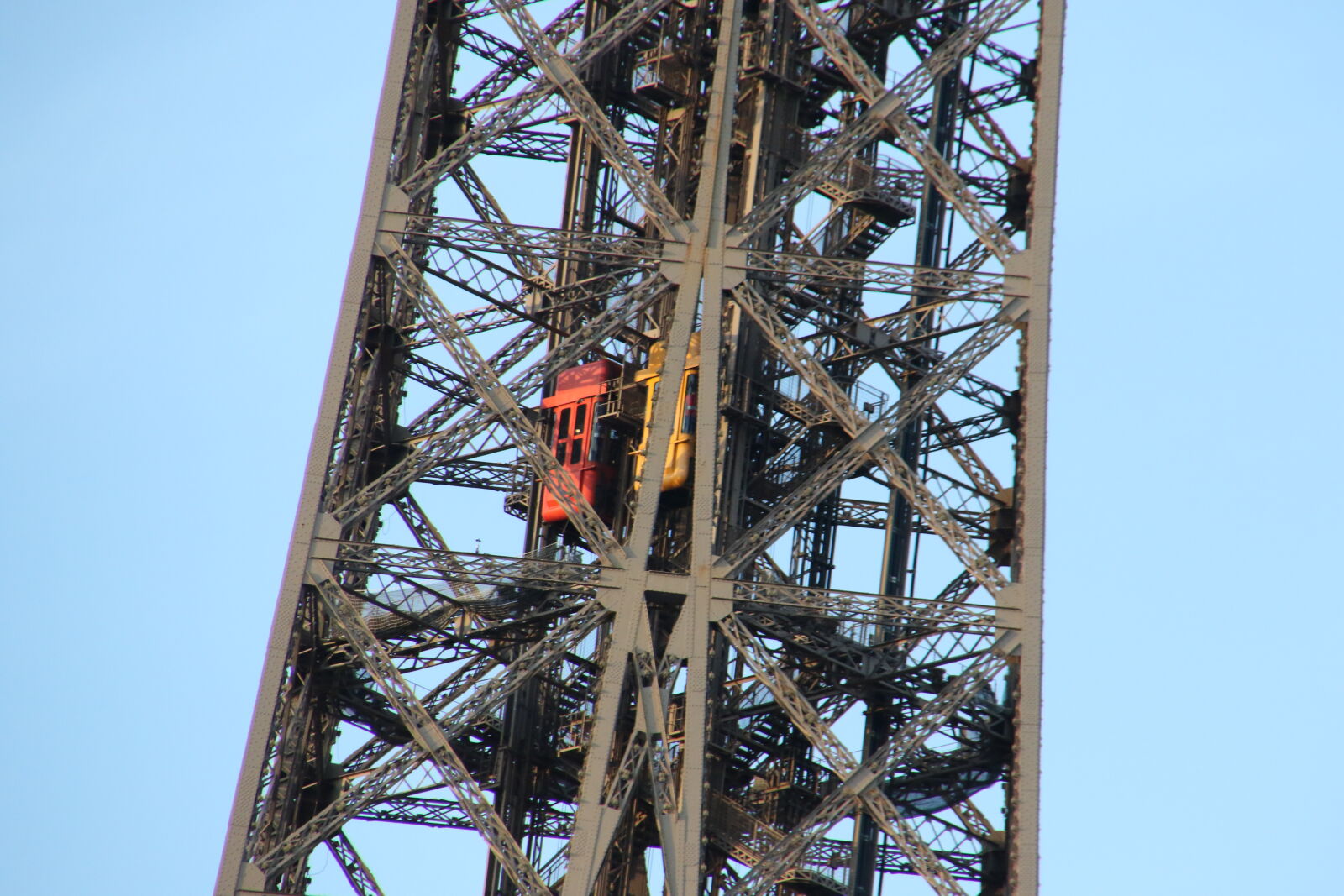 Canon EOS 7D Mark II sample photo. Blue, sky, construction, eiffel photography