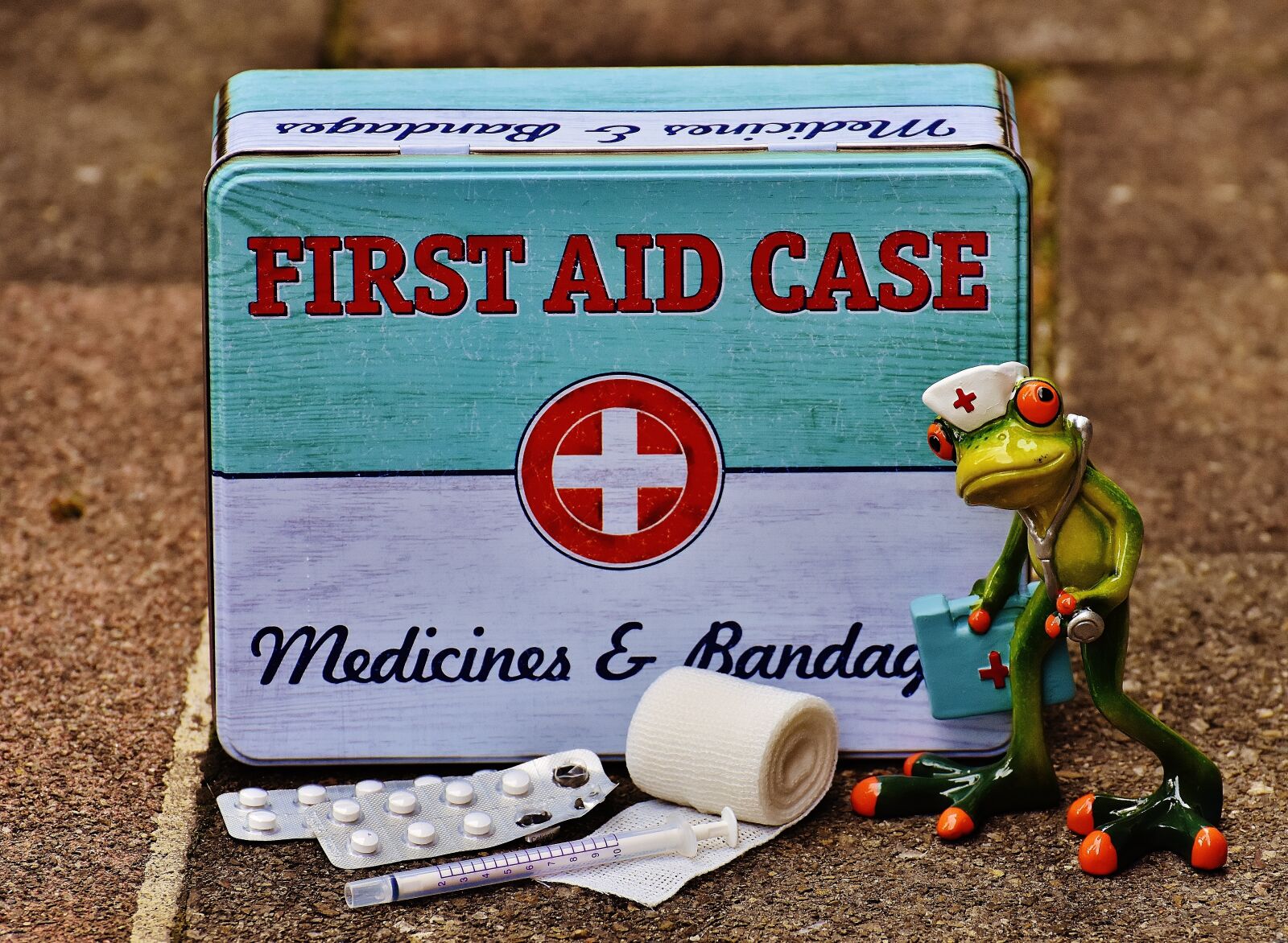 Nikon D7200 sample photo. First aid, frog, medic photography