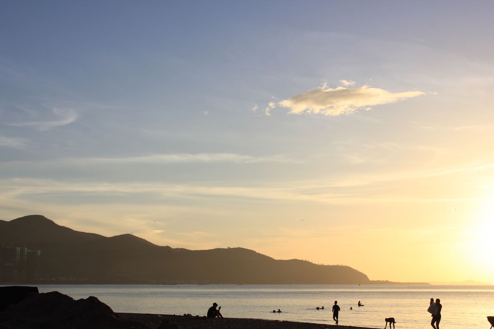 Canon EOS 550D (EOS Rebel T2i / EOS Kiss X4) sample photo. Sea, vietnam, bay photography