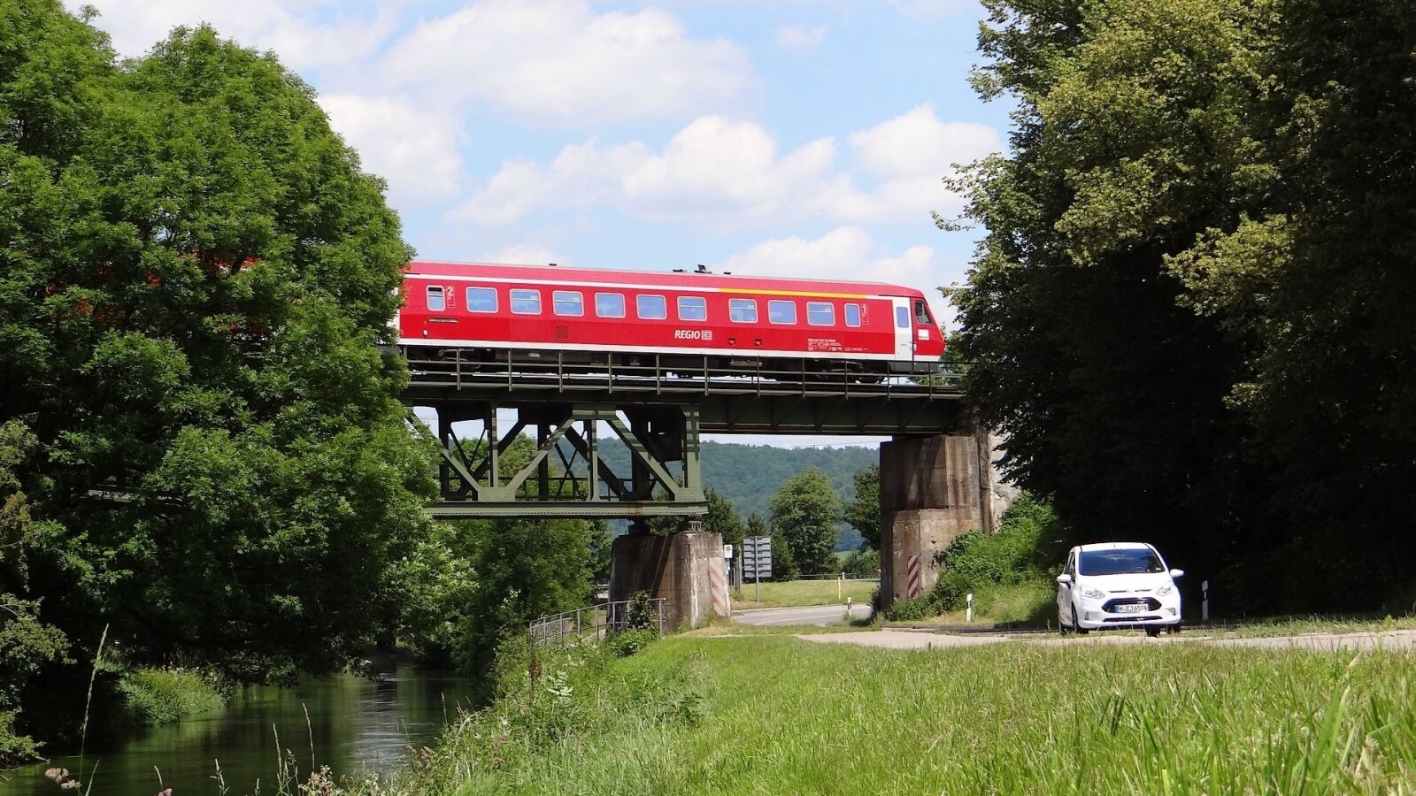 Sony Cyber-shot DSC-HX100V sample photo. Vt 611, railway bridge photography