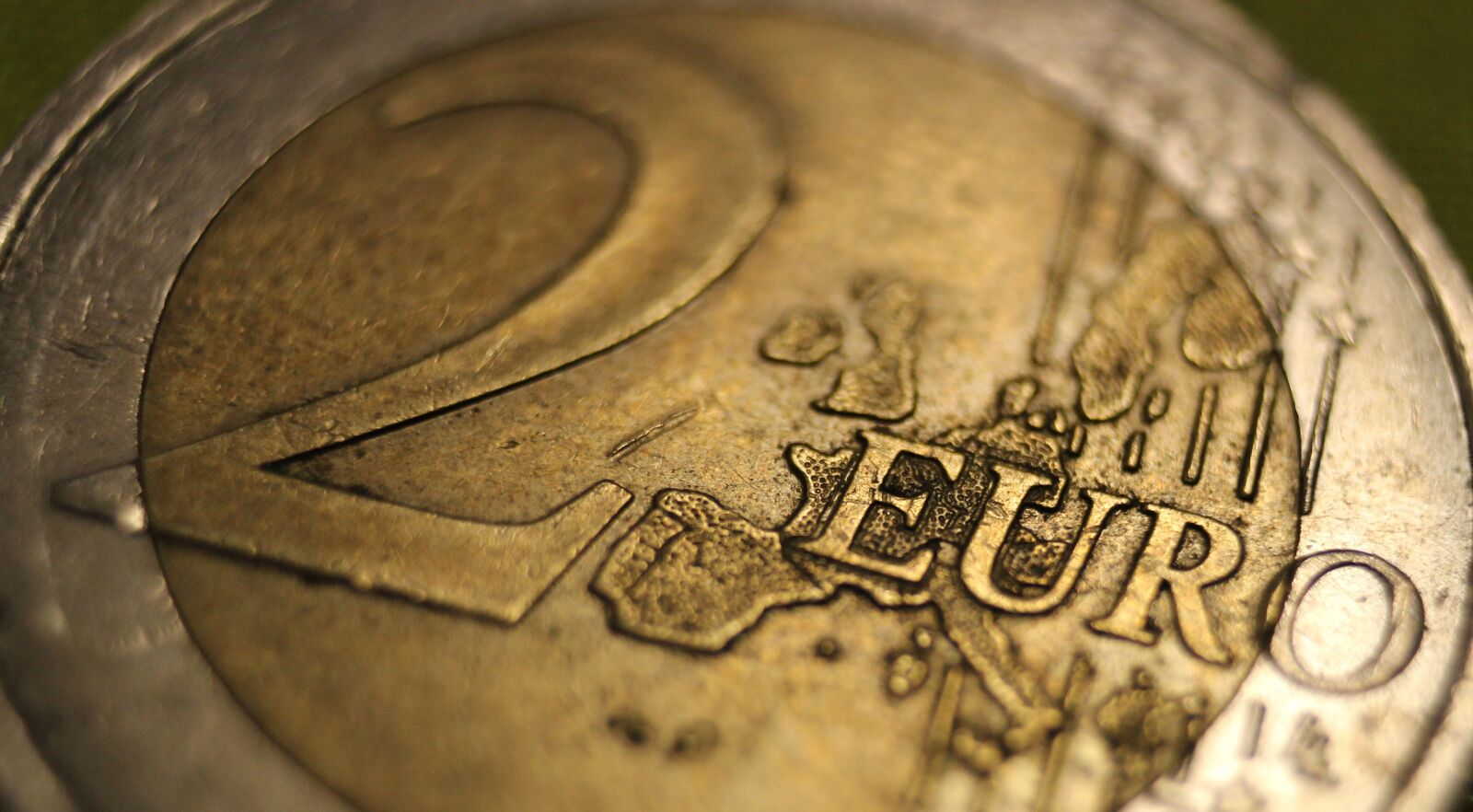 Canon EOS 1200D (EOS Rebel T5 / EOS Kiss X70 / EOS Hi) sample photo. Coin, chocolate, euro photography