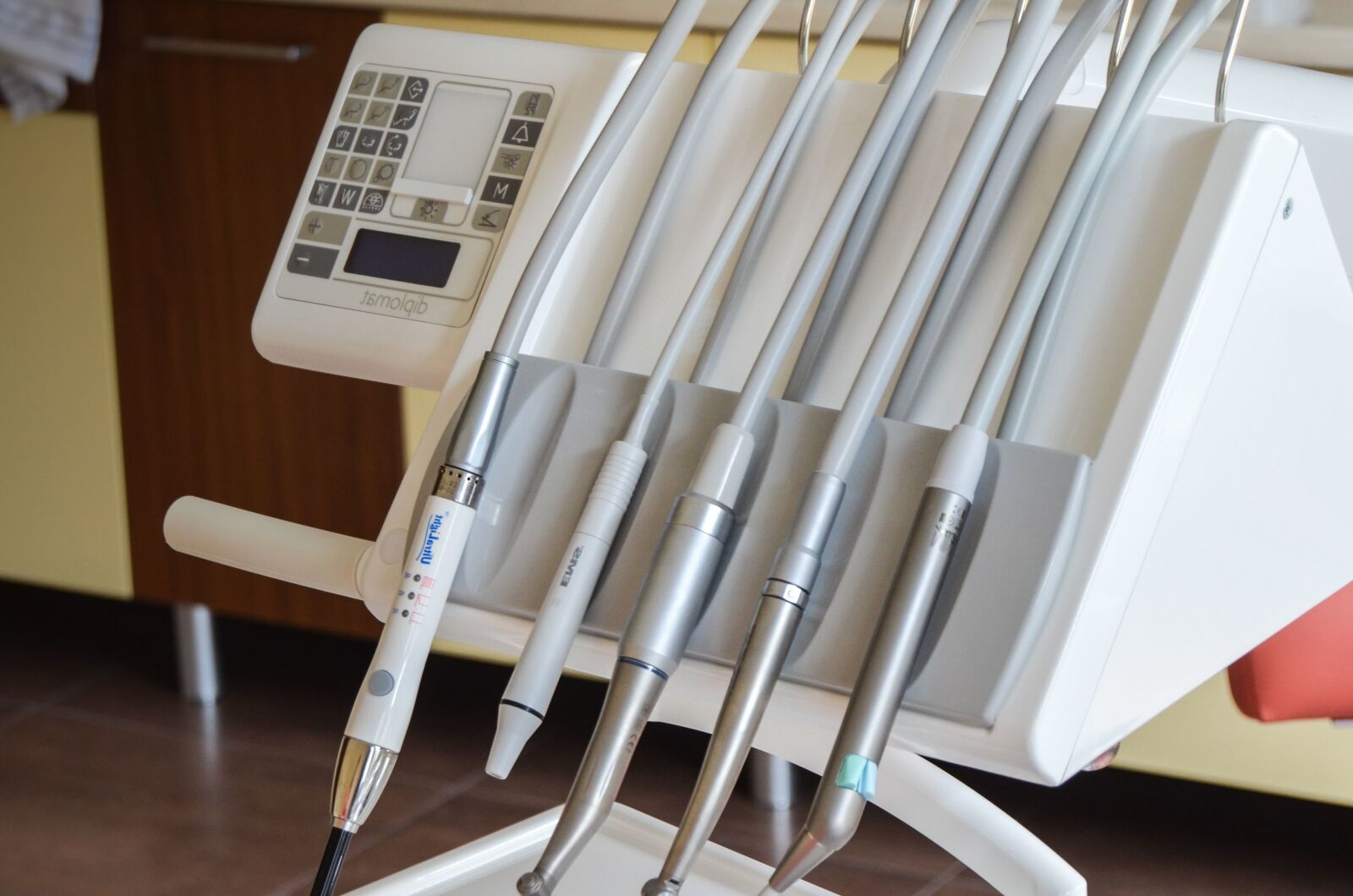 Nikon D5100 sample photo. Instrument, medicine, dentist, digital photography