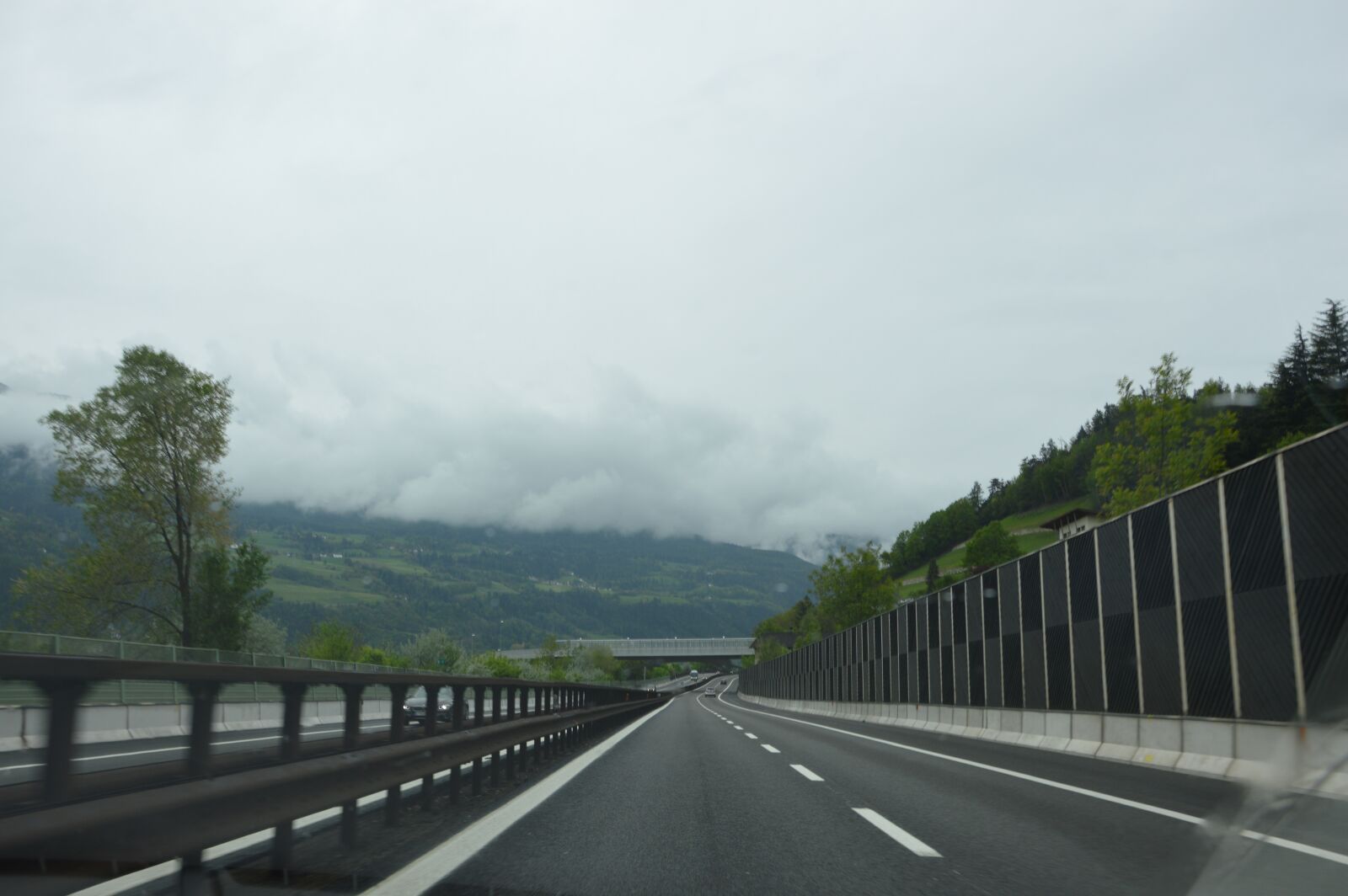 Nikon D3200 sample photo. Italy, road, driving photography