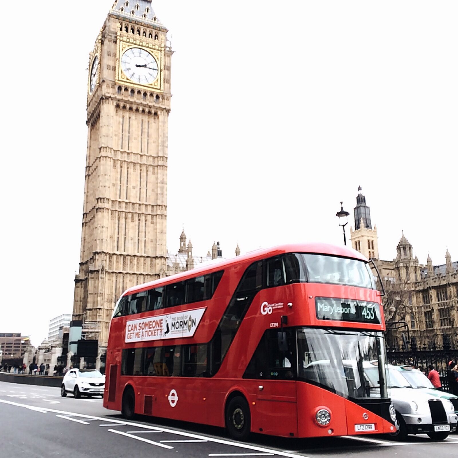iPhone 5s back camera 4.15mm f/2.2 sample photo. Red, bus, on, road photography