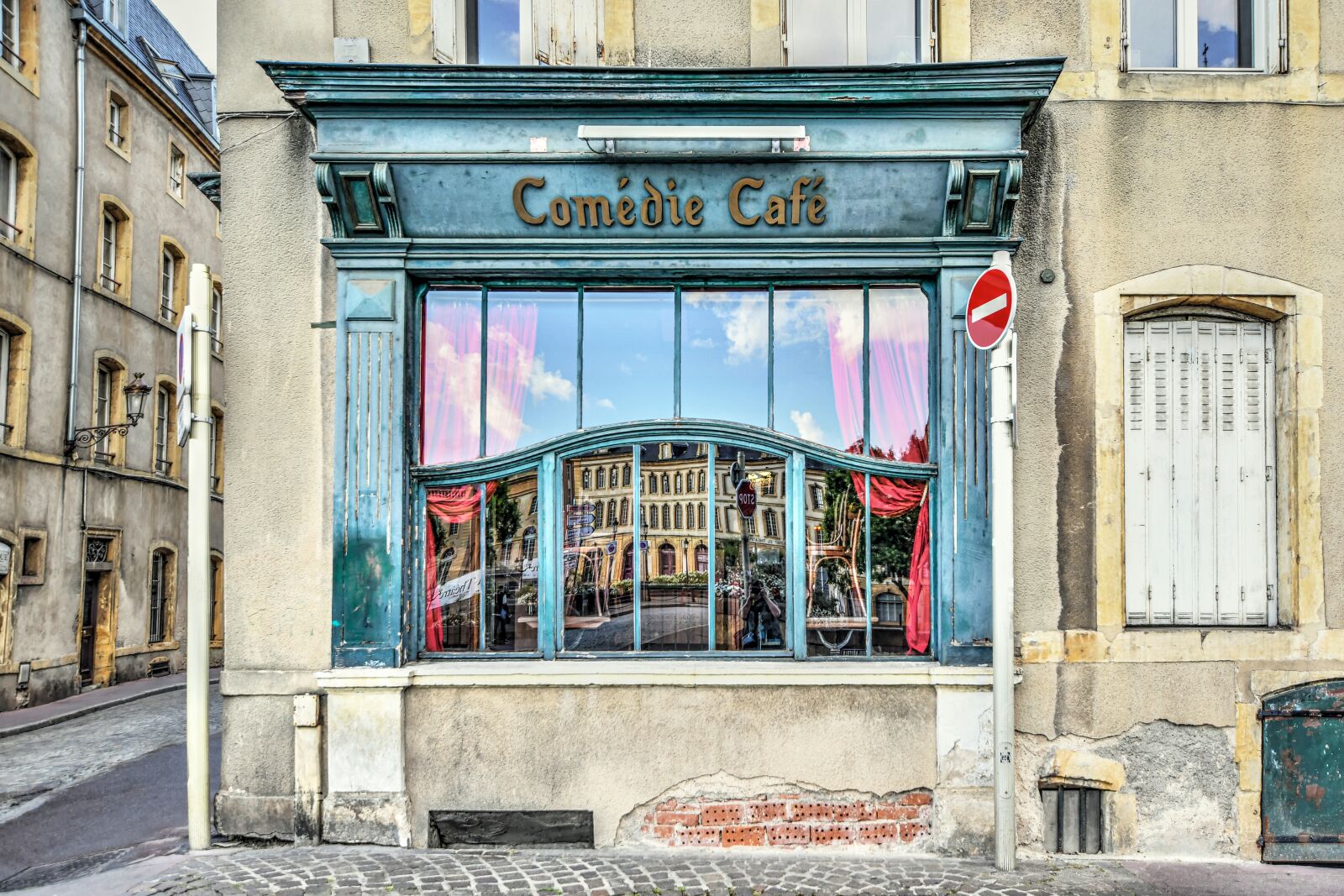 Nikon D500 sample photo. Facade, trade, former photography