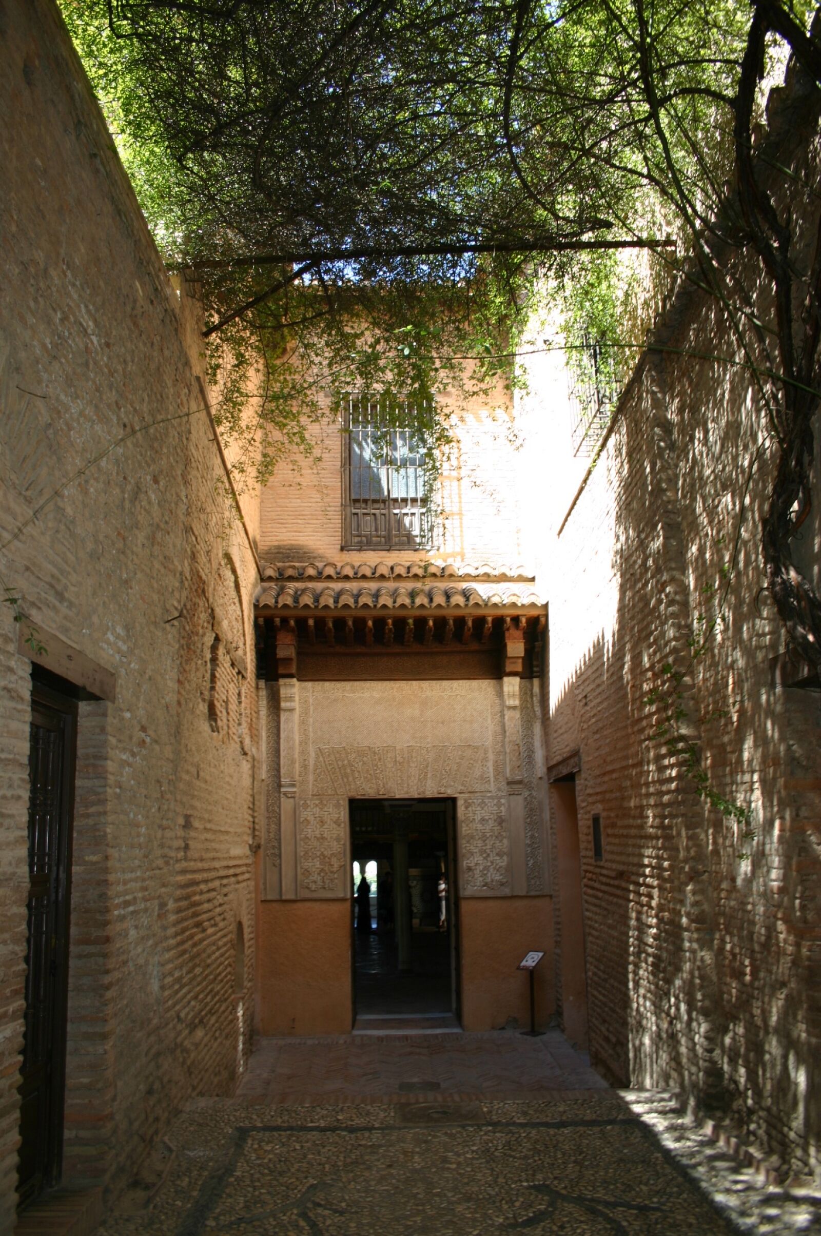 Canon EOS 300D (EOS Digital Rebel / EOS Kiss Digital) sample photo. The alhambra, castle, granada photography