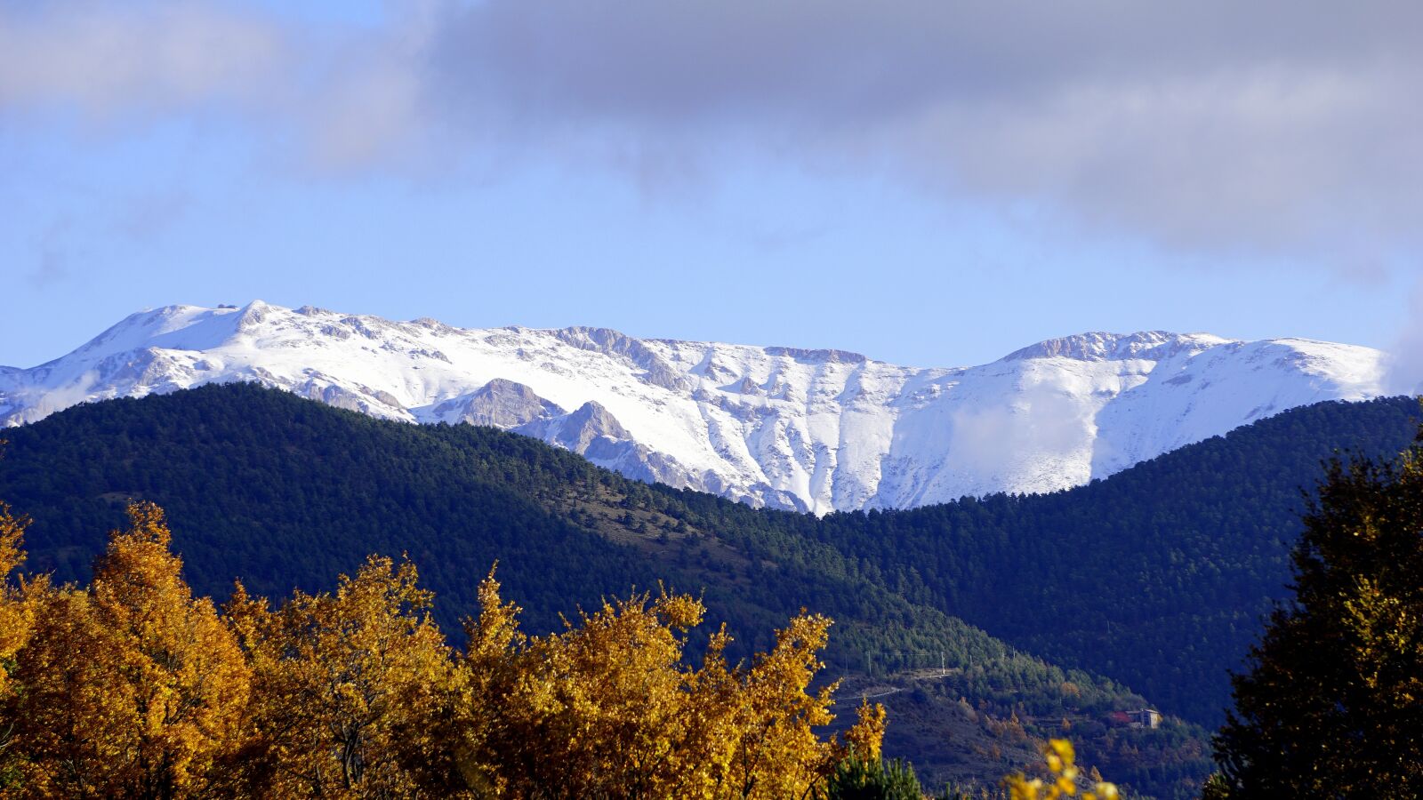 Sony E 55-210mm F4.5-6.3 OSS sample photo. Mountains, snow, mountain landscape photography
