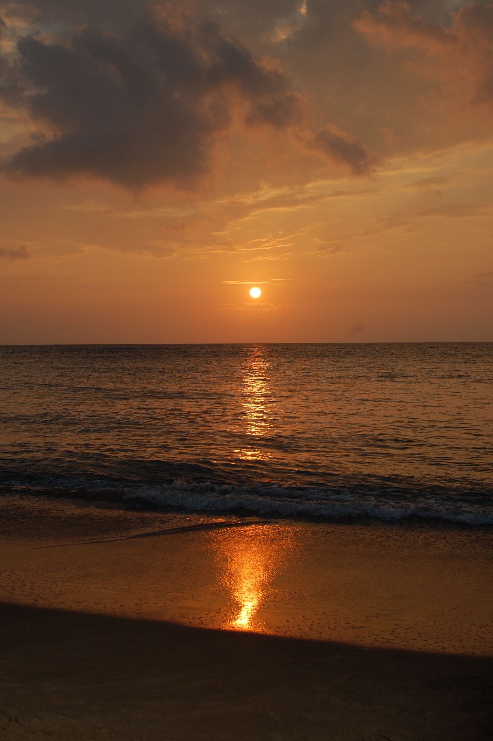 Nikon D40 sample photo. Sunset, gold, surf photography