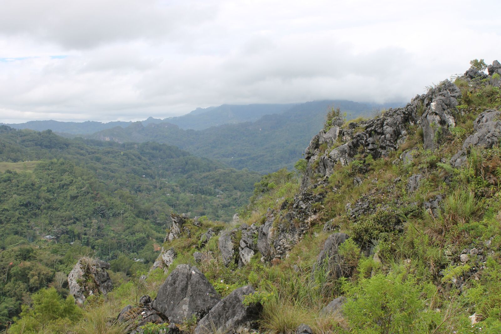 Canon EOS 1100D (EOS Rebel T3 / EOS Kiss X50) sample photo. Mountains, rocks, trees photography