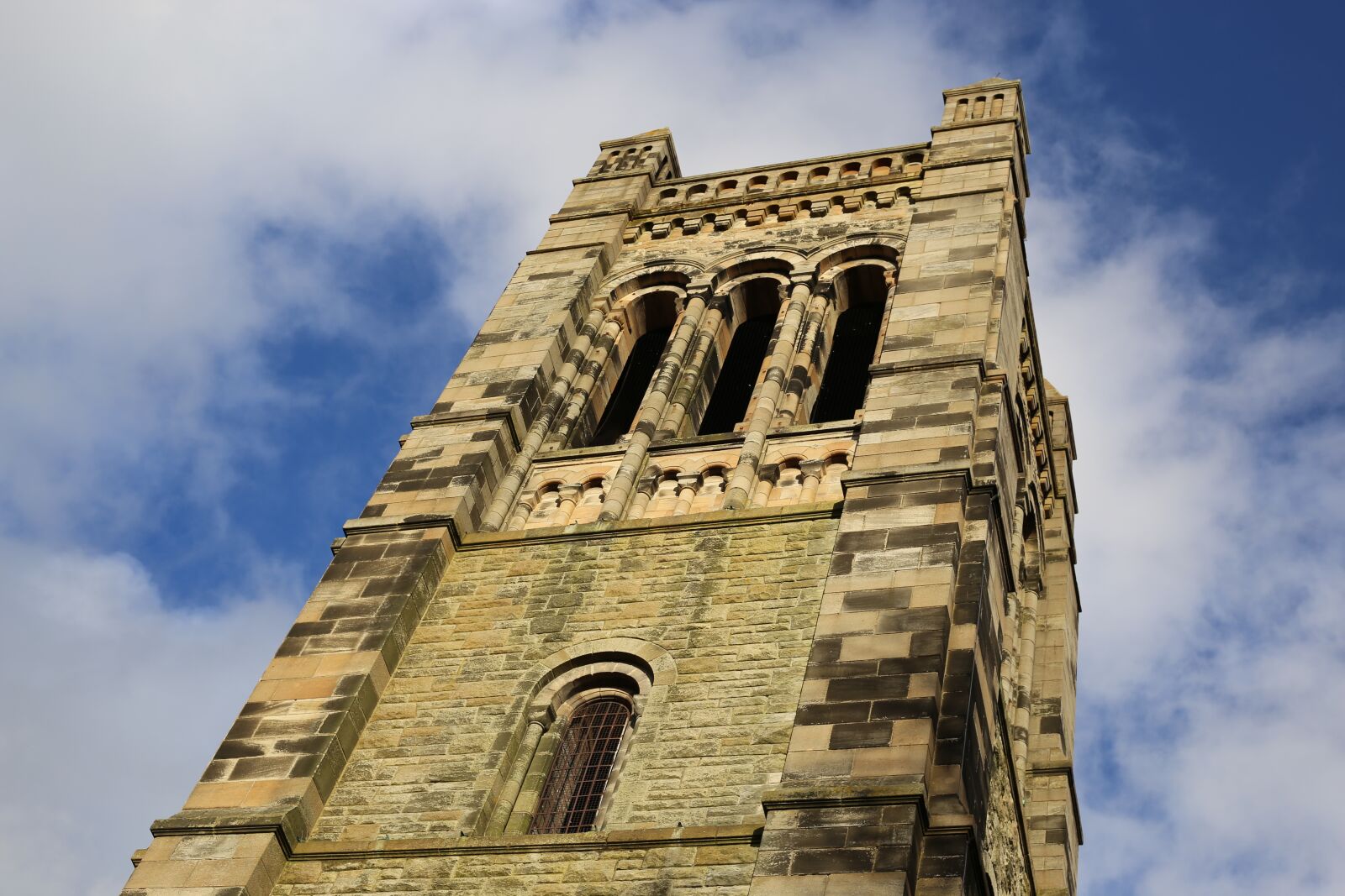 Canon EF 50mm F1.8 STM sample photo. Building, architecture, window photography