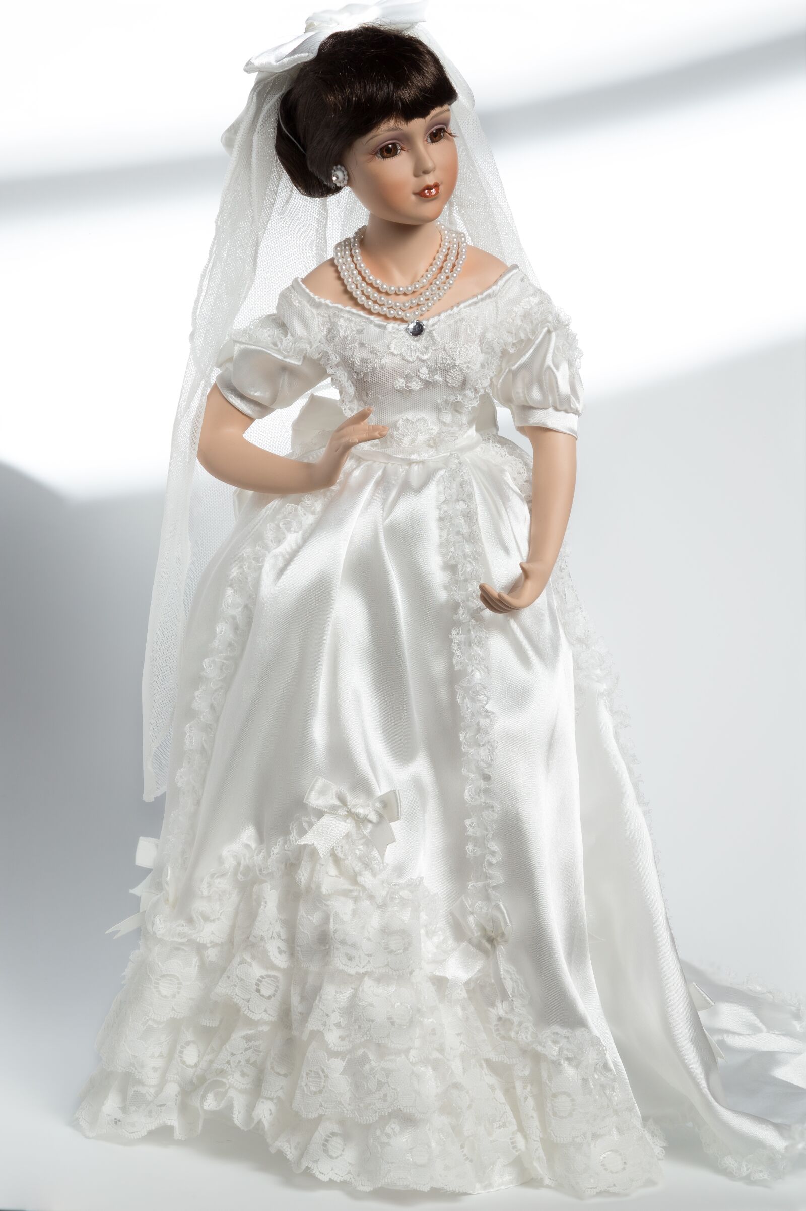 Canon EF 24-105mm F4L IS USM sample photo. Doll, porcelain, beauty photography