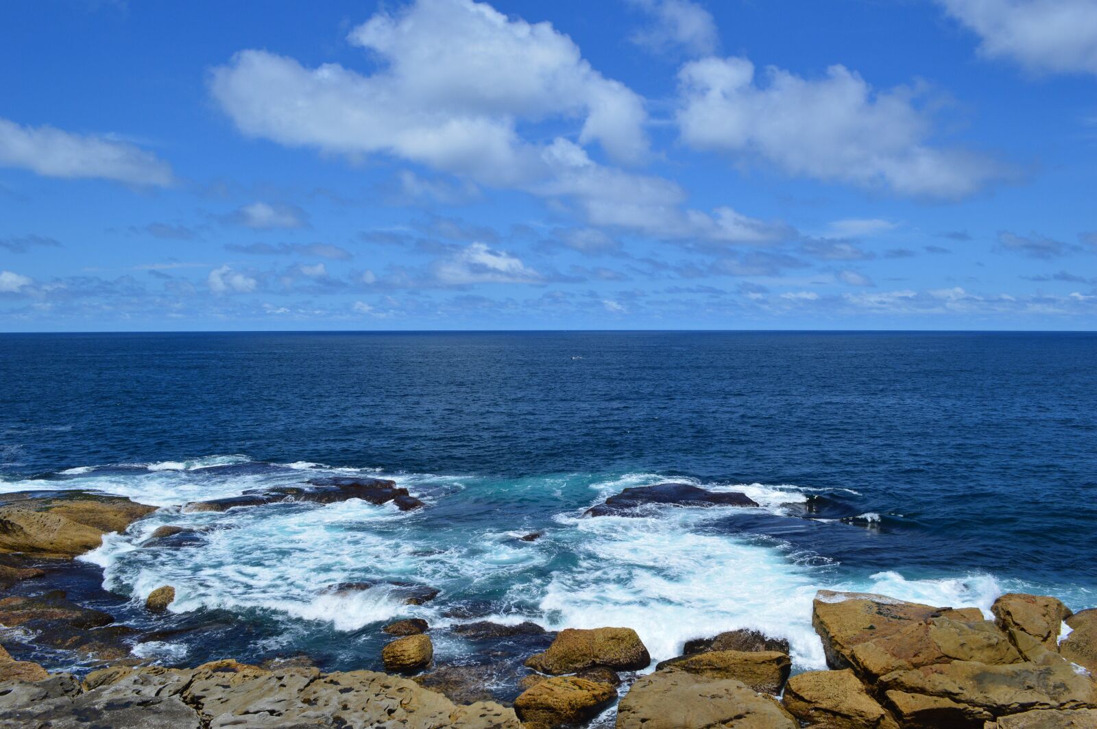 Nikon D3200 sample photo. Stones, sea, sun photography
