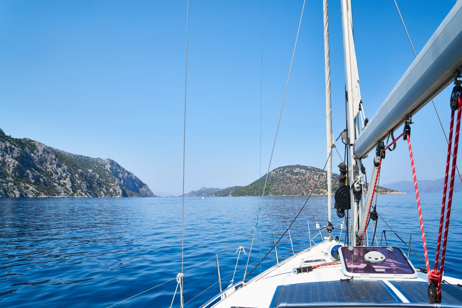 Sony a7R II sample photo. Boat, sailboat, wind photography