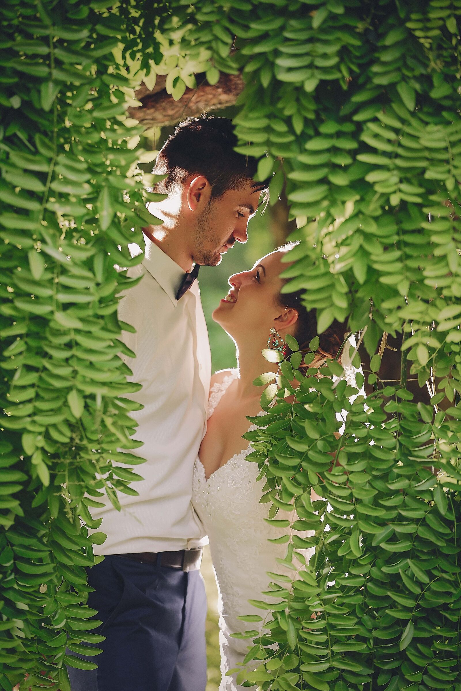 Canon EOS 5D Mark III sample photo. Affection, hug, bride, groom photography