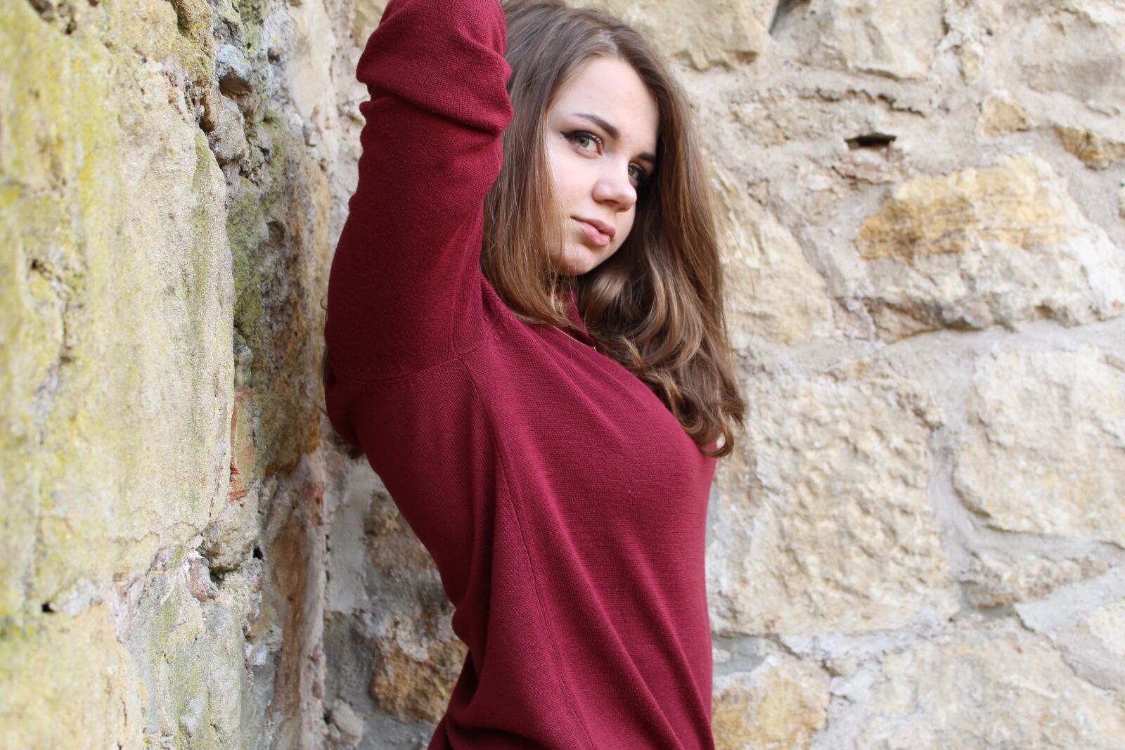 Canon EOS 1300D (EOS Rebel T6 / EOS Kiss X80) sample photo. Nature, woman, rock photography