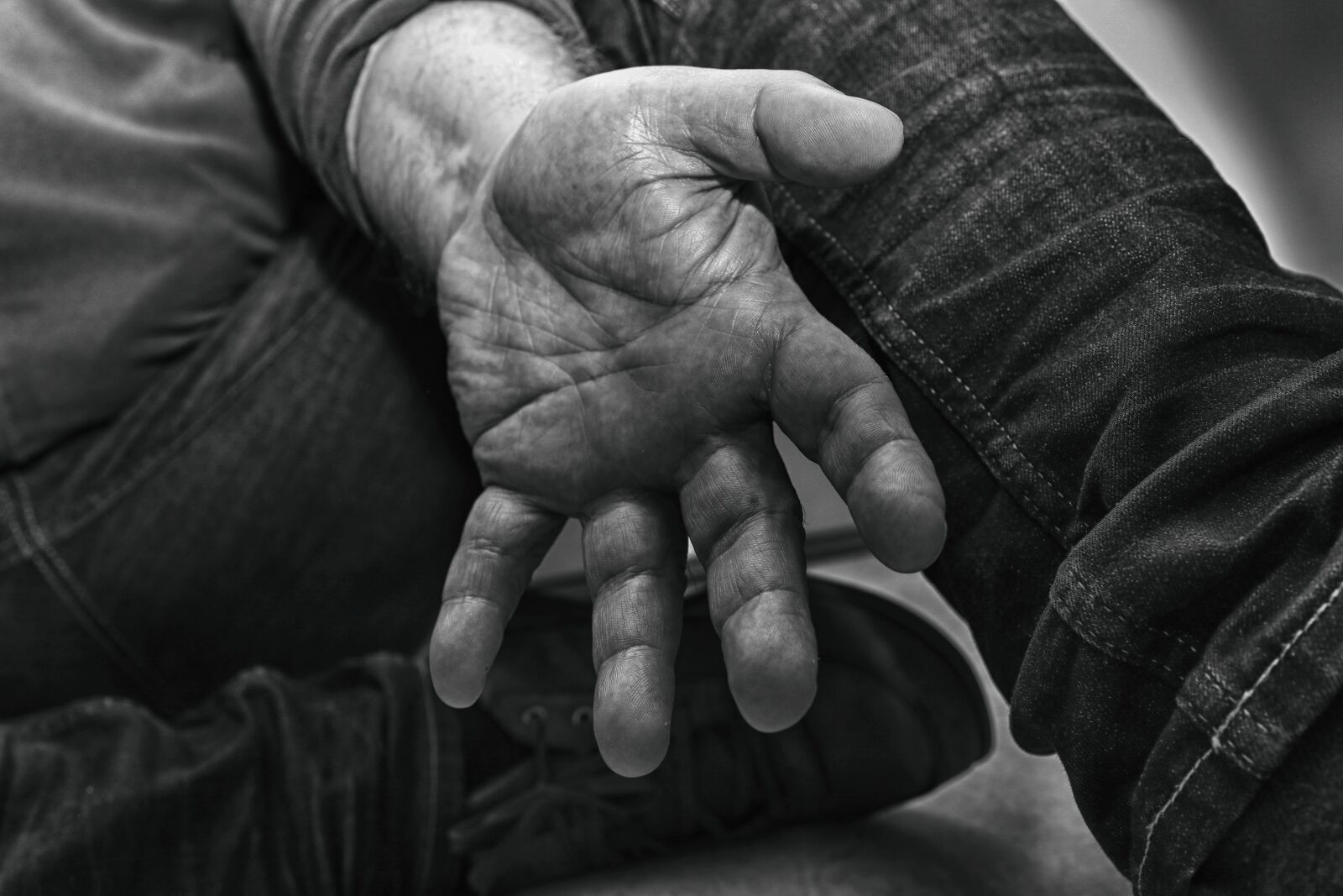 Canon EOS 7D Mark II sample photo. Hand, people, adult photography
