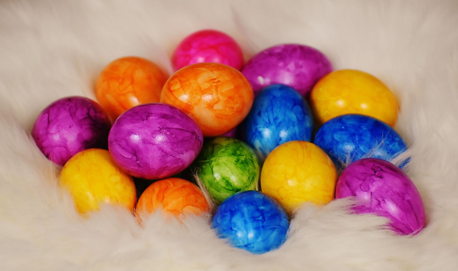 Nikon D7200 sample photo. Easter, colorful eggs, lambskin photography