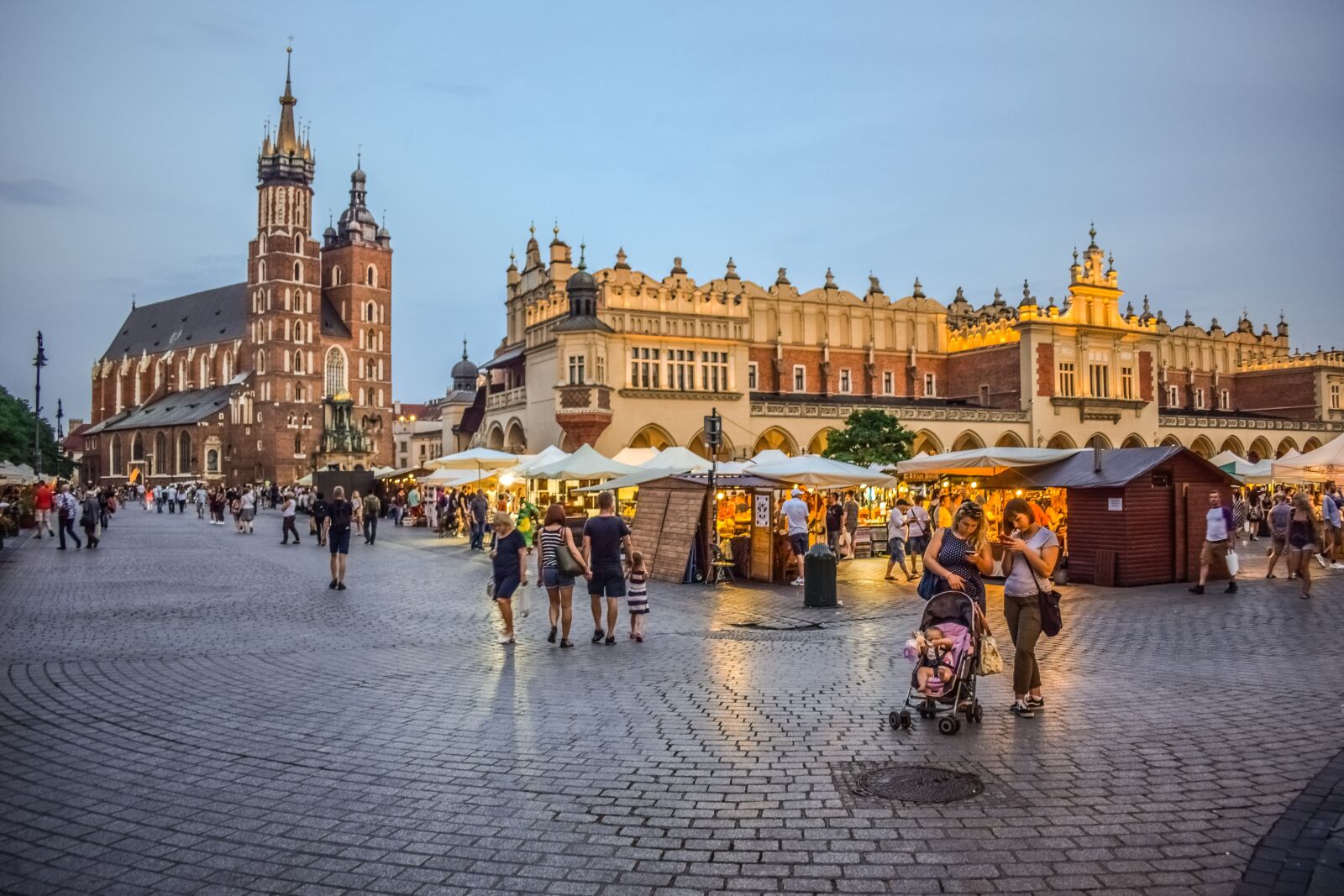 Nikon D3300 sample photo. Krakow, town, square photography