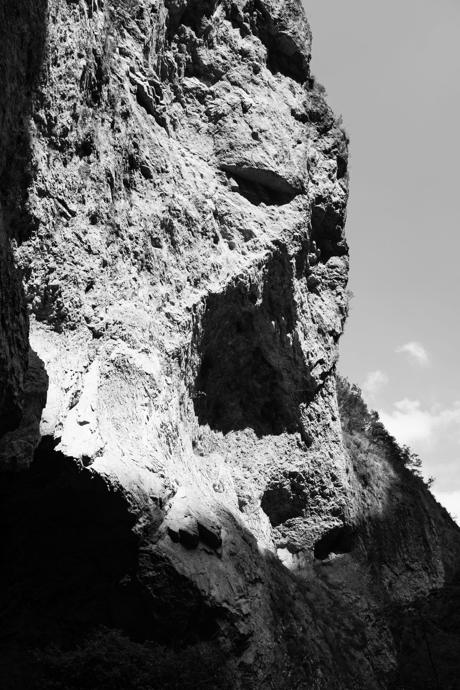 Fujifilm X100T sample photo. Stone, cliff, mad monk photography