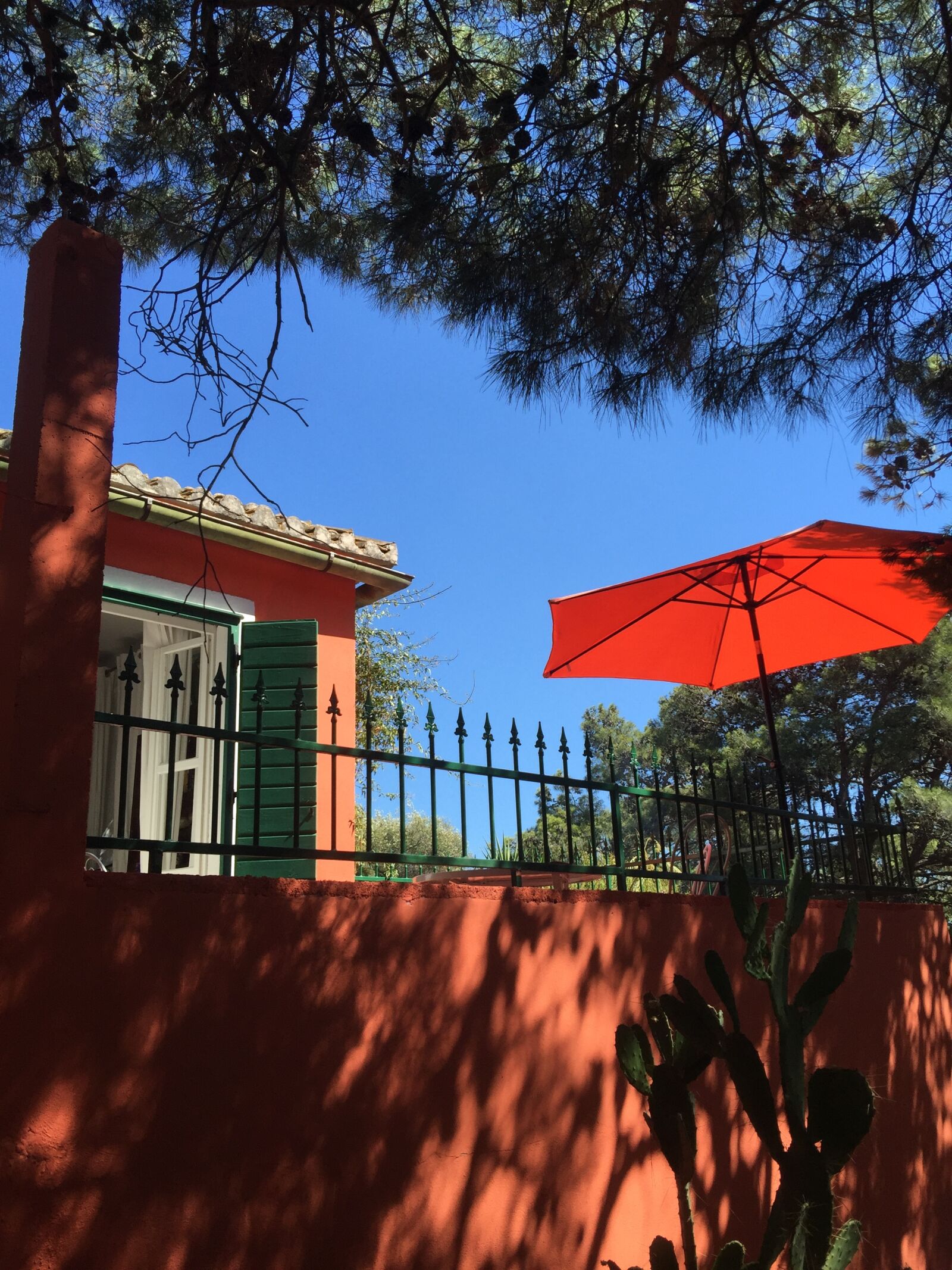 iPhone 6 Plus back camera 4.15mm f/2.2 sample photo. Character, house, mediterran, villa photography