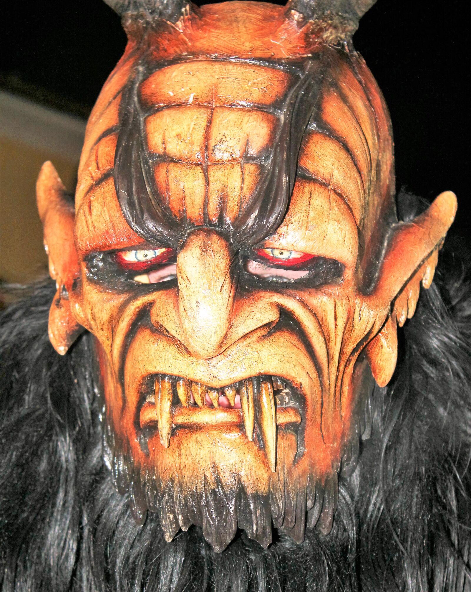 Canon EOS 550D (EOS Rebel T2i / EOS Kiss X4) sample photo. Perchte, customs, mask photography