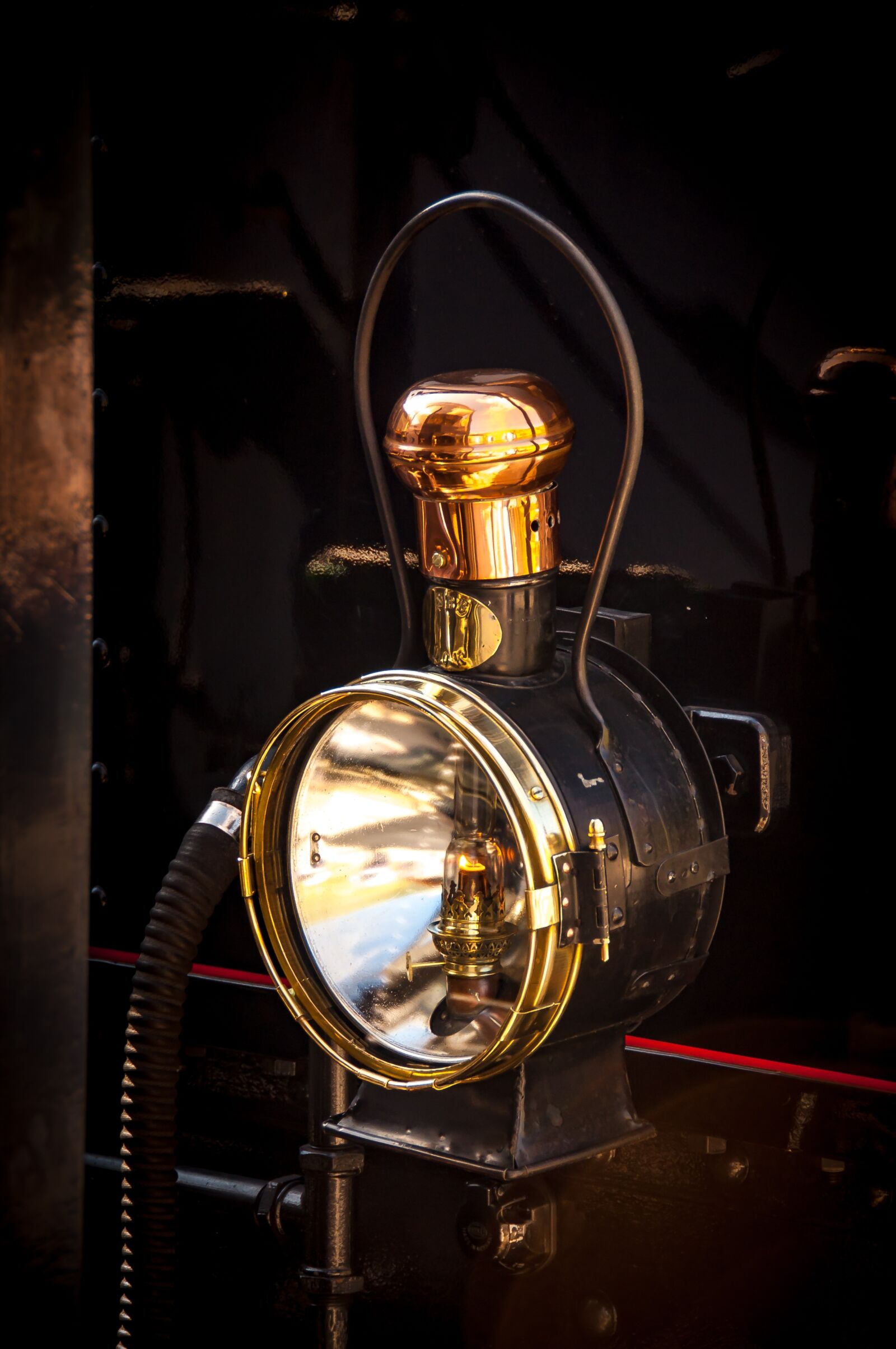 Nikon D90 sample photo. Lantern, steam locomotive, nostalgia photography