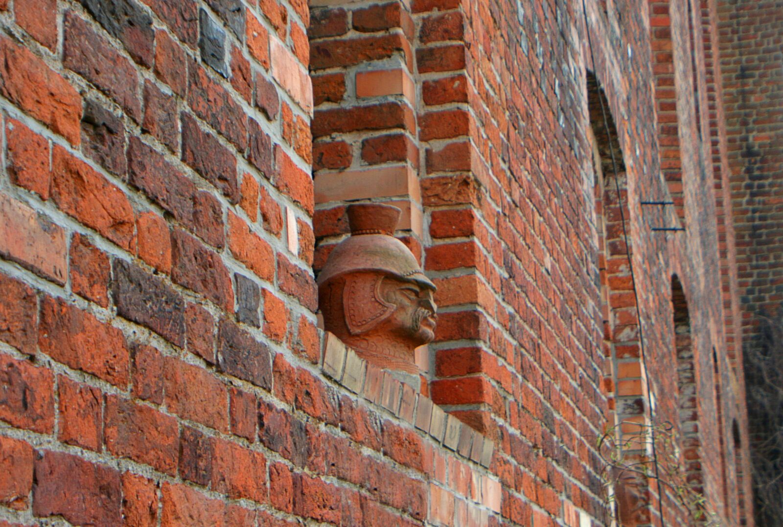 Canon EOS 400D (EOS Digital Rebel XTi / EOS Kiss Digital X) sample photo. Castle, macro, wall photography