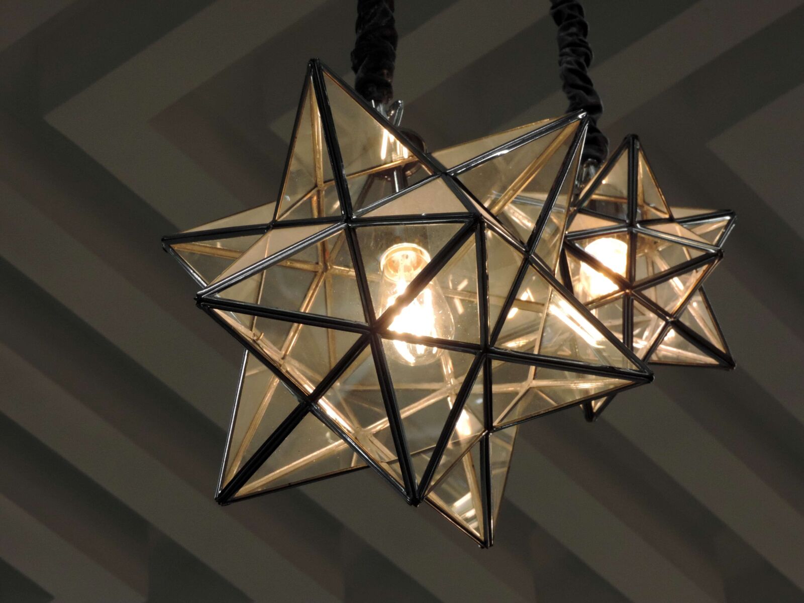 Nikon Coolpix P520 sample photo. Chandelier, light bulb, light photography
