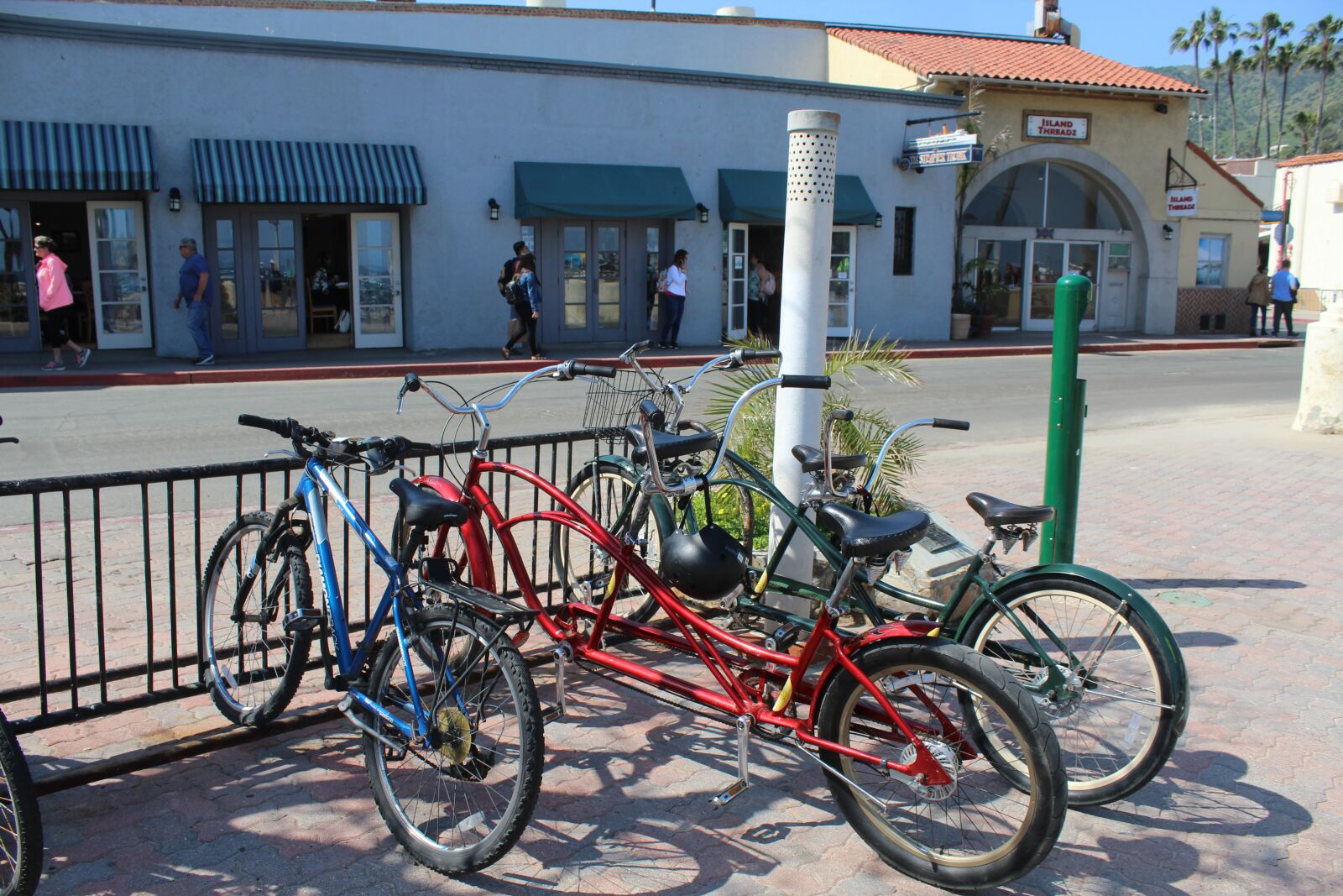 Canon EOS 1200D (EOS Rebel T5 / EOS Kiss X70 / EOS Hi) sample photo. Bikes, town, city photography