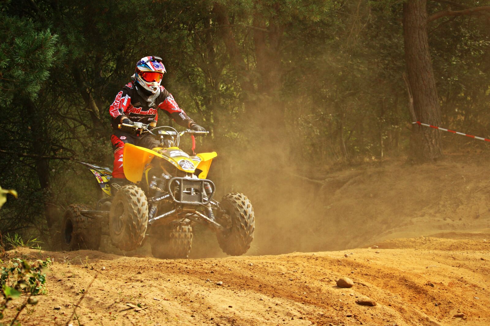 Canon EOS 100D (EOS Rebel SL1 / EOS Kiss X7) sample photo. Enduro, cross, motocross photography