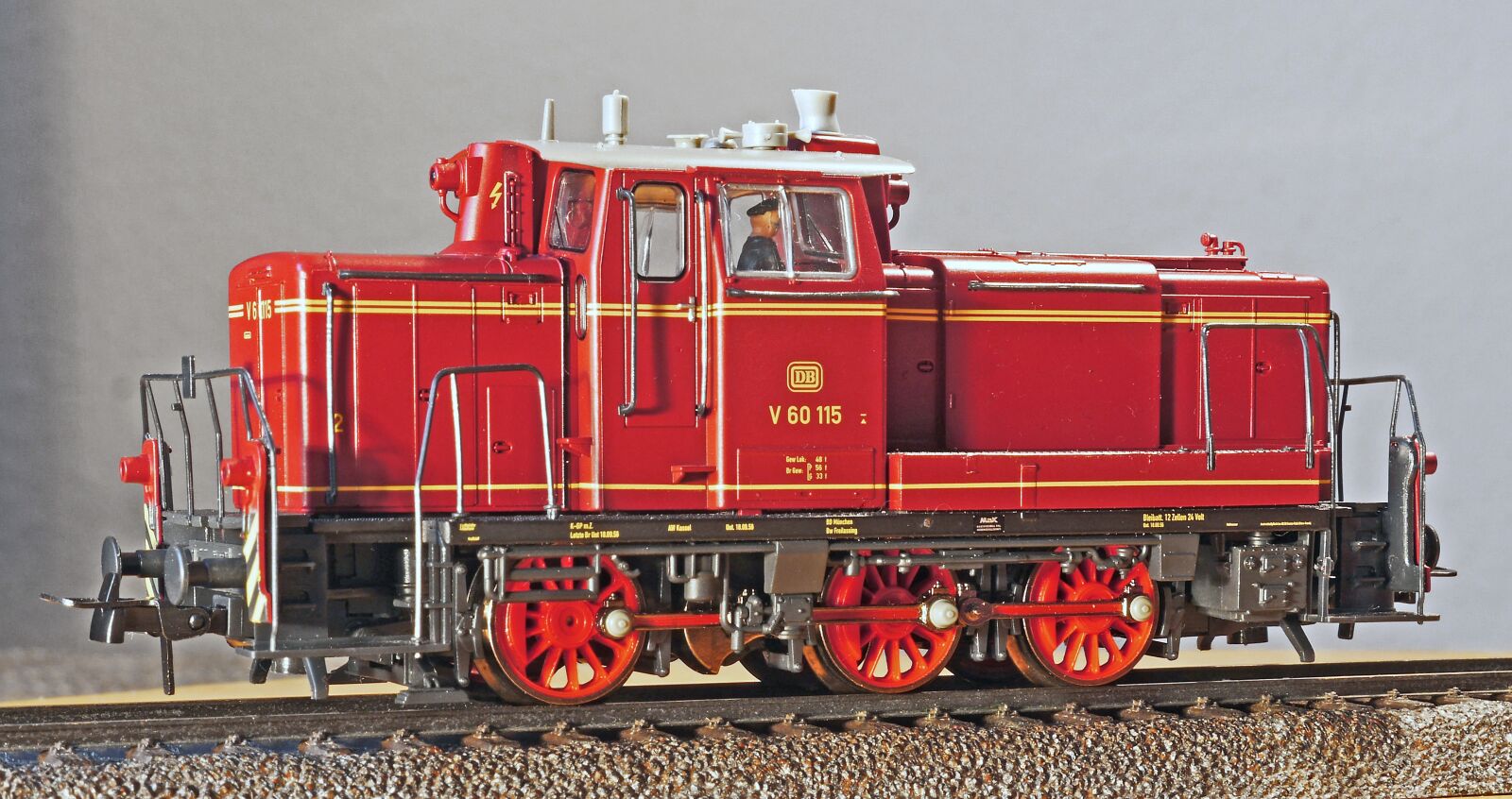 Panasonic Lumix DMC-GH3 sample photo. Diesel locomotive, switcher, deutsche photography