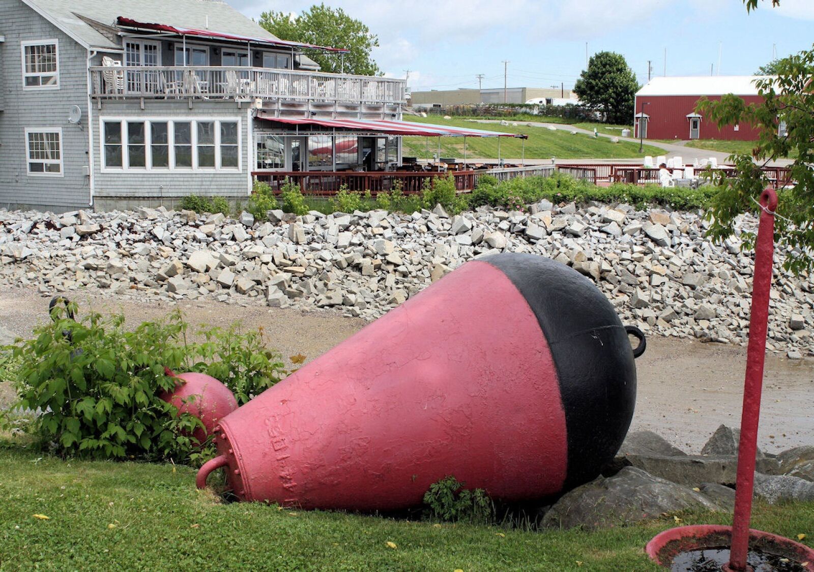 Canon EOS 1000D (EOS Digital Rebel XS / EOS Kiss F) sample photo. Buoy, waters, marker photography